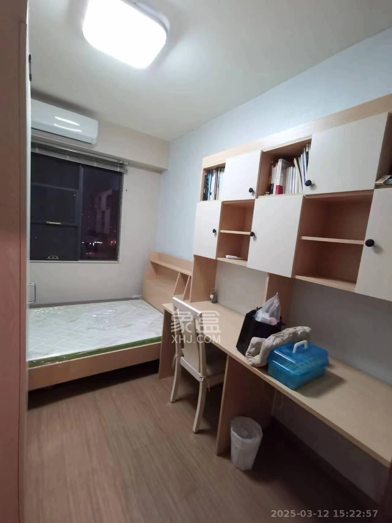 麓谷小镇  4室2厅1卫   3700.00元/月室内图