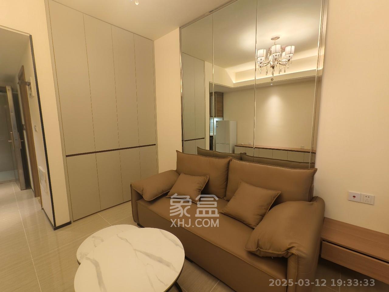 恒大金融广场 1室0厅0卫 1800.0元/月 恒大金融广场 1室0厅0卫 1800.0元/月室内图