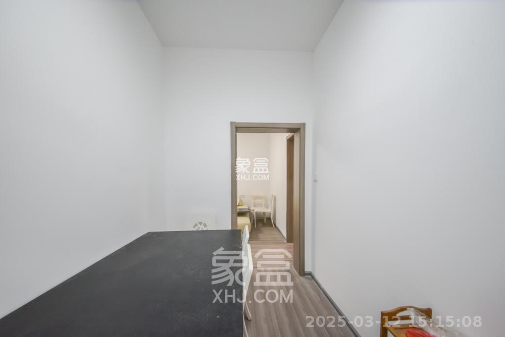 砂子塘社区 3室1厅1卫 2200.0元/月 砂子塘社区 3室1厅1卫 2200.0元/月室内图