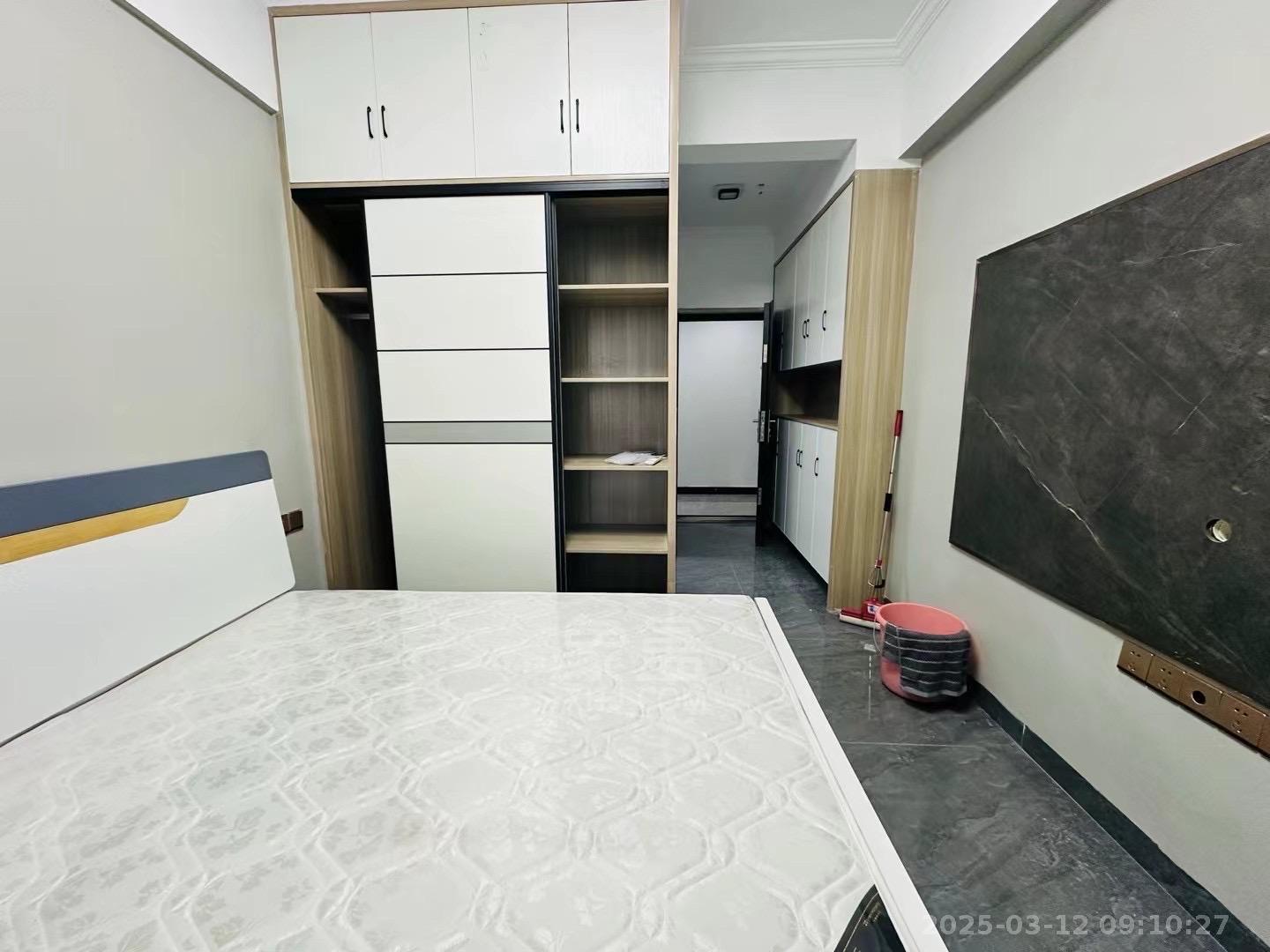 和顺天河广场(型格广场) 1室1厅1卫 1100.0元/月 和顺天河广场(型格广场) 1室1厅1卫 1100.0元/月室内图