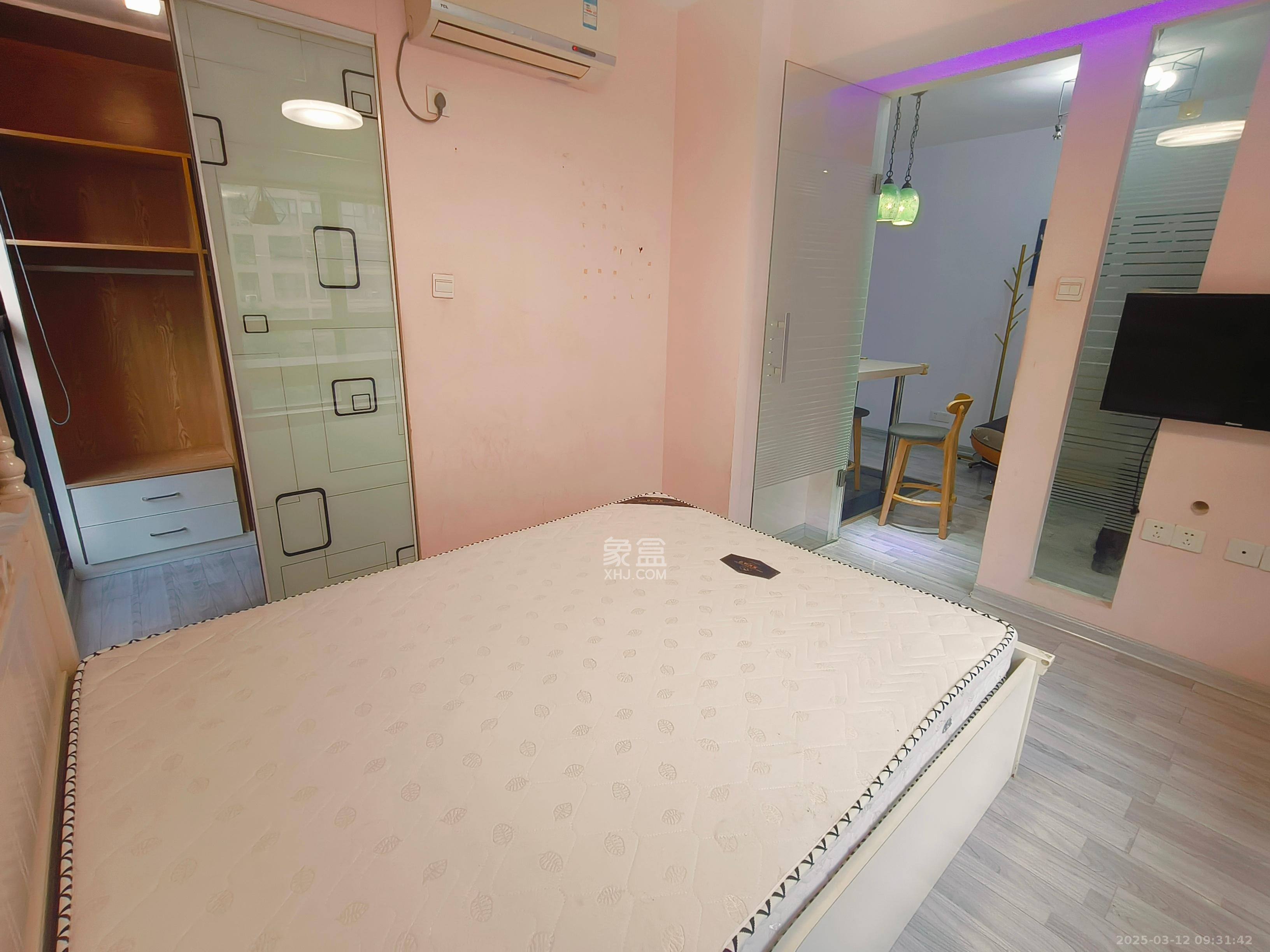 阿普阿布  1室1厅1卫   2100.00元/月室内图