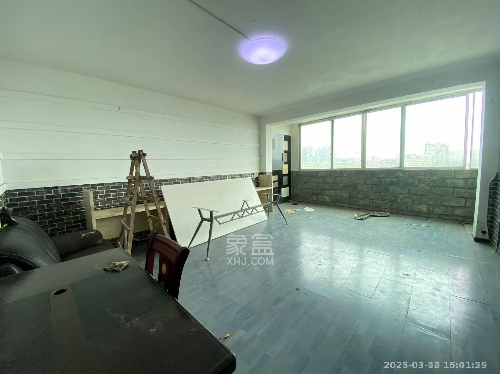 亚都花园 4室2厅2卫 2000.0元/月 亚都花园 4室2厅2卫 2000.0元/月室内图