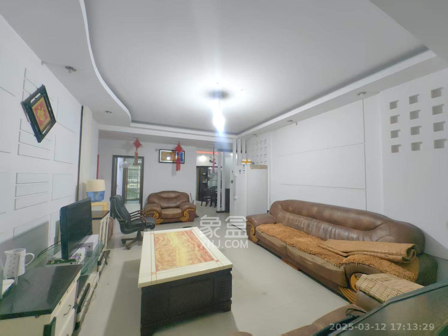 洞井一小区  3室2厅2卫   1800.00元/月室内图