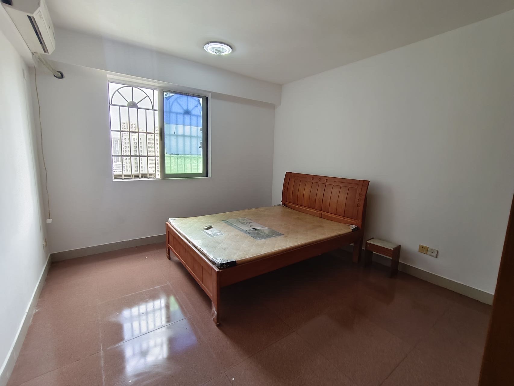 龙华商城  2室2厅0卫    86.0万 龙华商城  2室2厅0卫    86.0万客厅