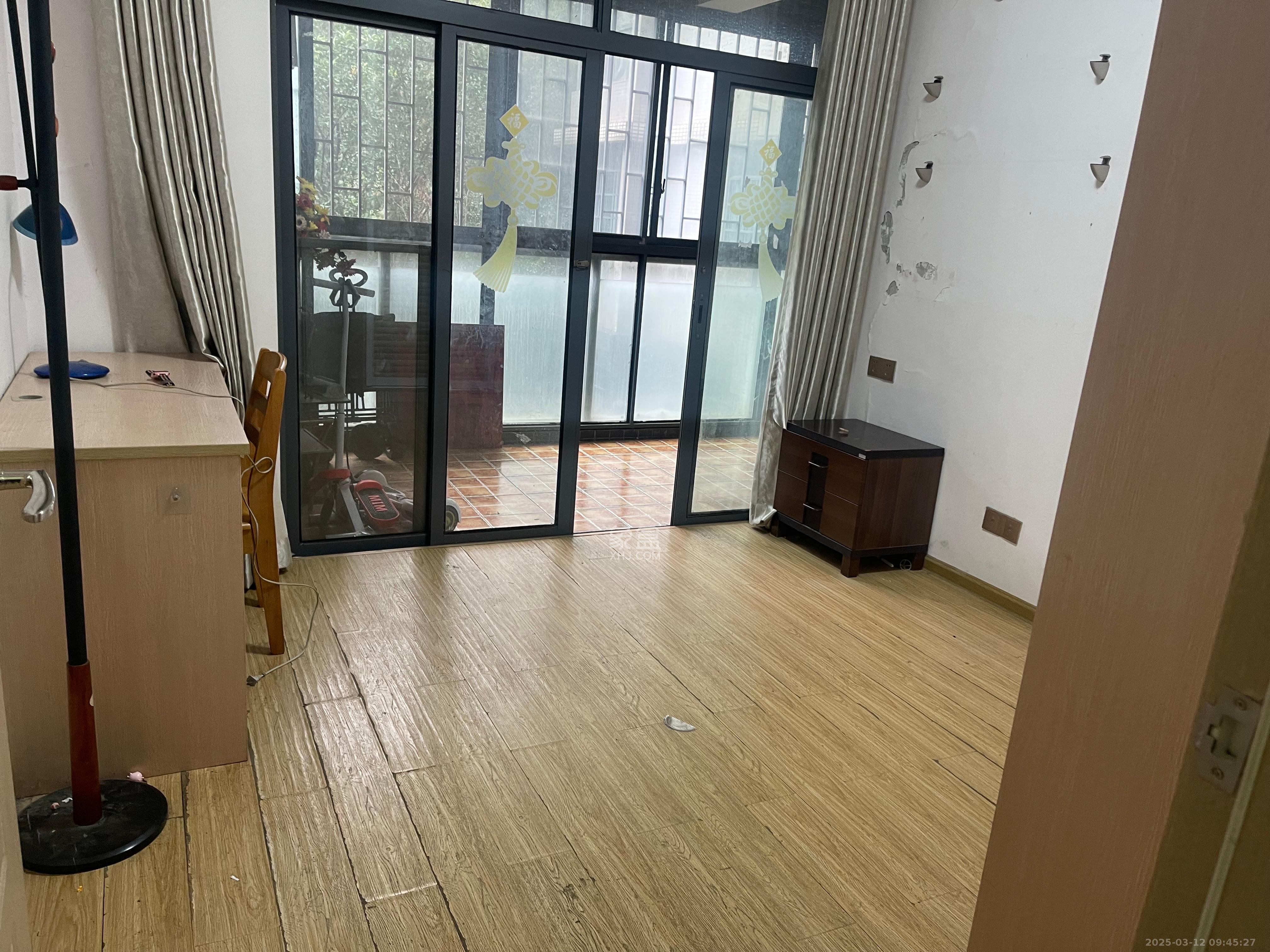 恒基凯旋门一二期 4室2厅1卫 2800.0元/月 恒基凯旋门一二期 4室2厅1卫 2800.0元/月室内图