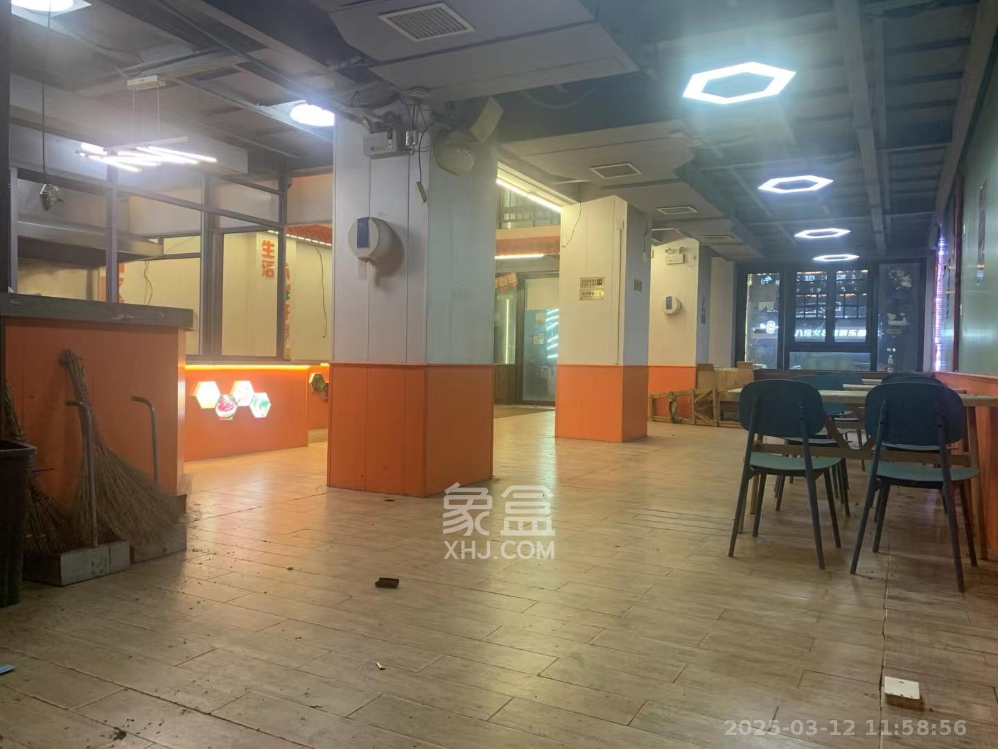 银港水晶城   436.34㎡      30000.0元/月室内图