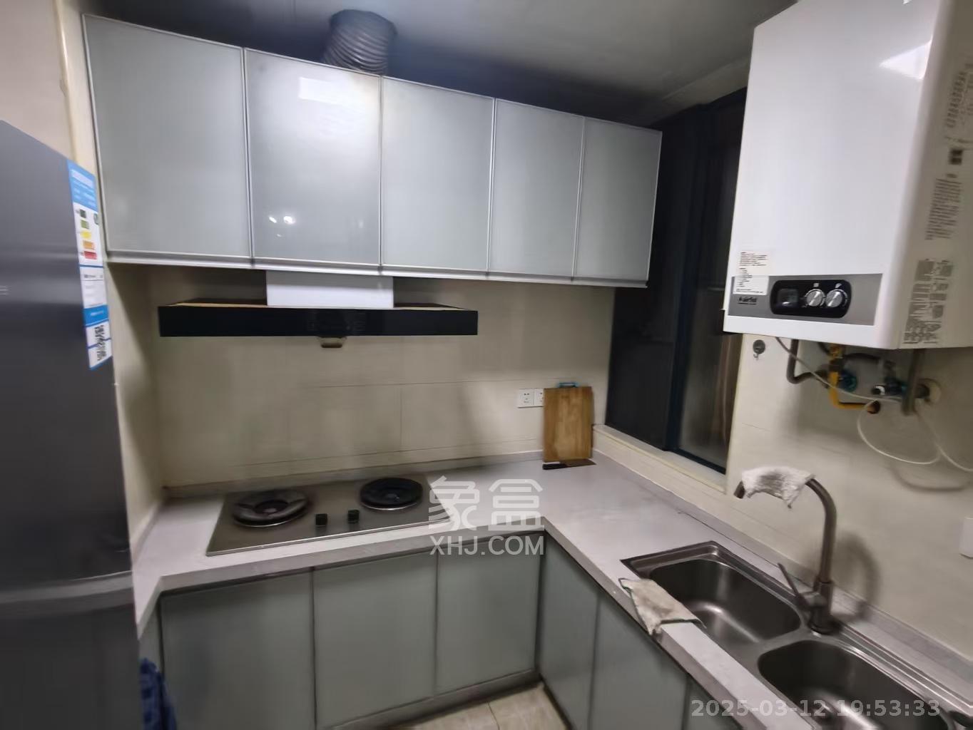 复地崑玉国际一期 2室2厅1卫 4200.0元/月 复地崑玉国际一期 2室2厅1卫 4200.0元/月室内图