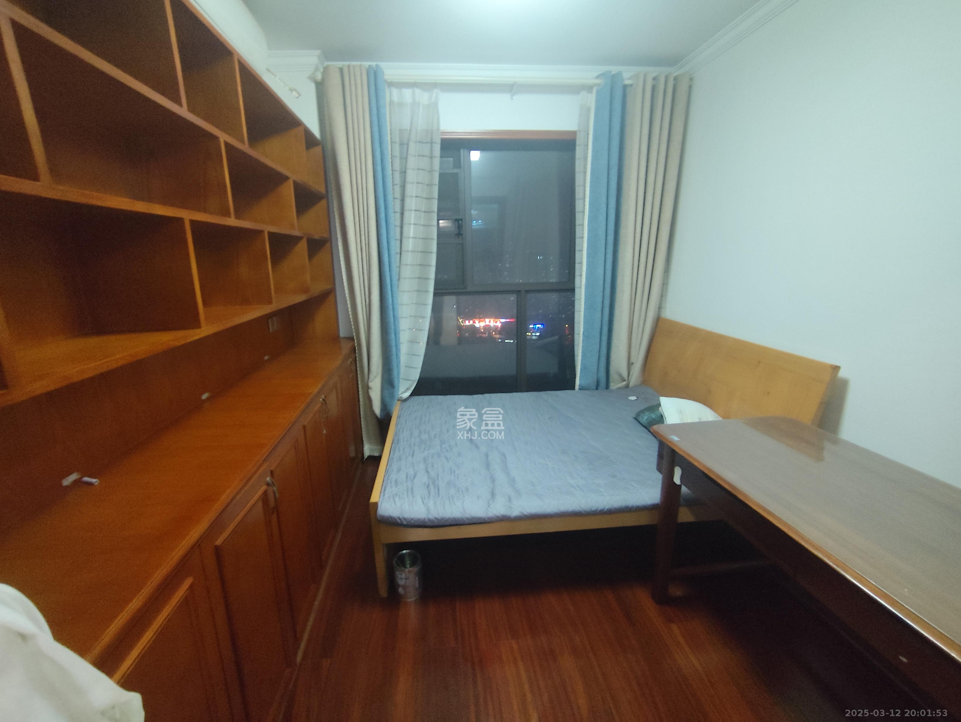 绿地之窗  3室2厅2卫   2900.00元/月室内图
