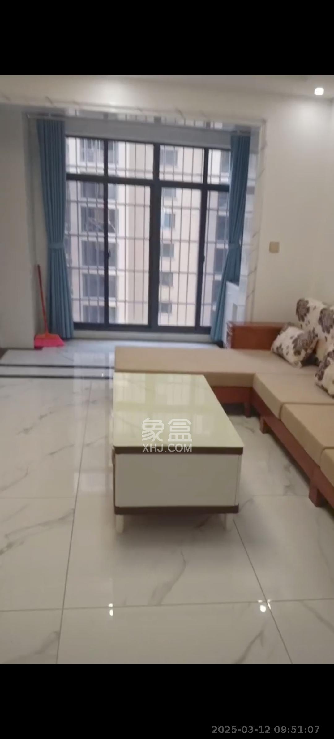 洋湖明园一期  2室1厅1卫   1900.00元/月室内图