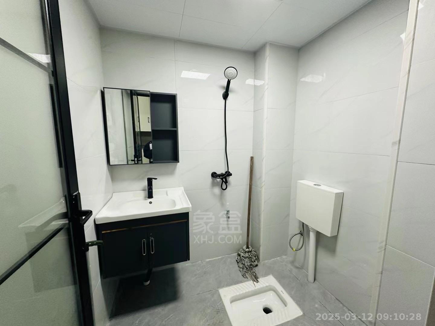 和顺天河广场(型格广场) 1室1厅1卫 1100.0元/月 和顺天河广场(型格广场) 1室1厅1卫 1100.0元/月室内图