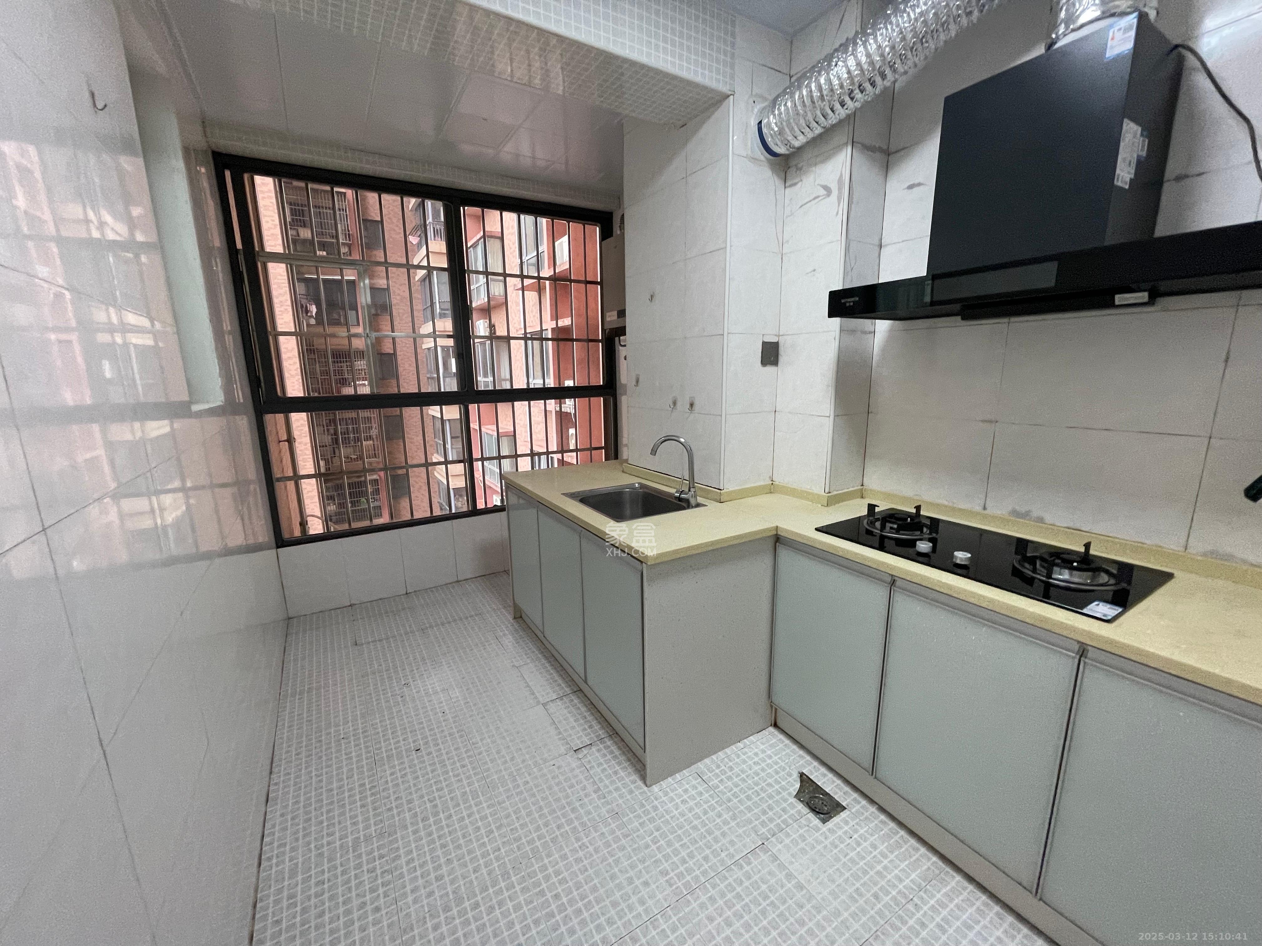 上海城小区 3室2厅2卫 2200.0元/月 上海城小区 3室2厅2卫 2200.0元/月室内图