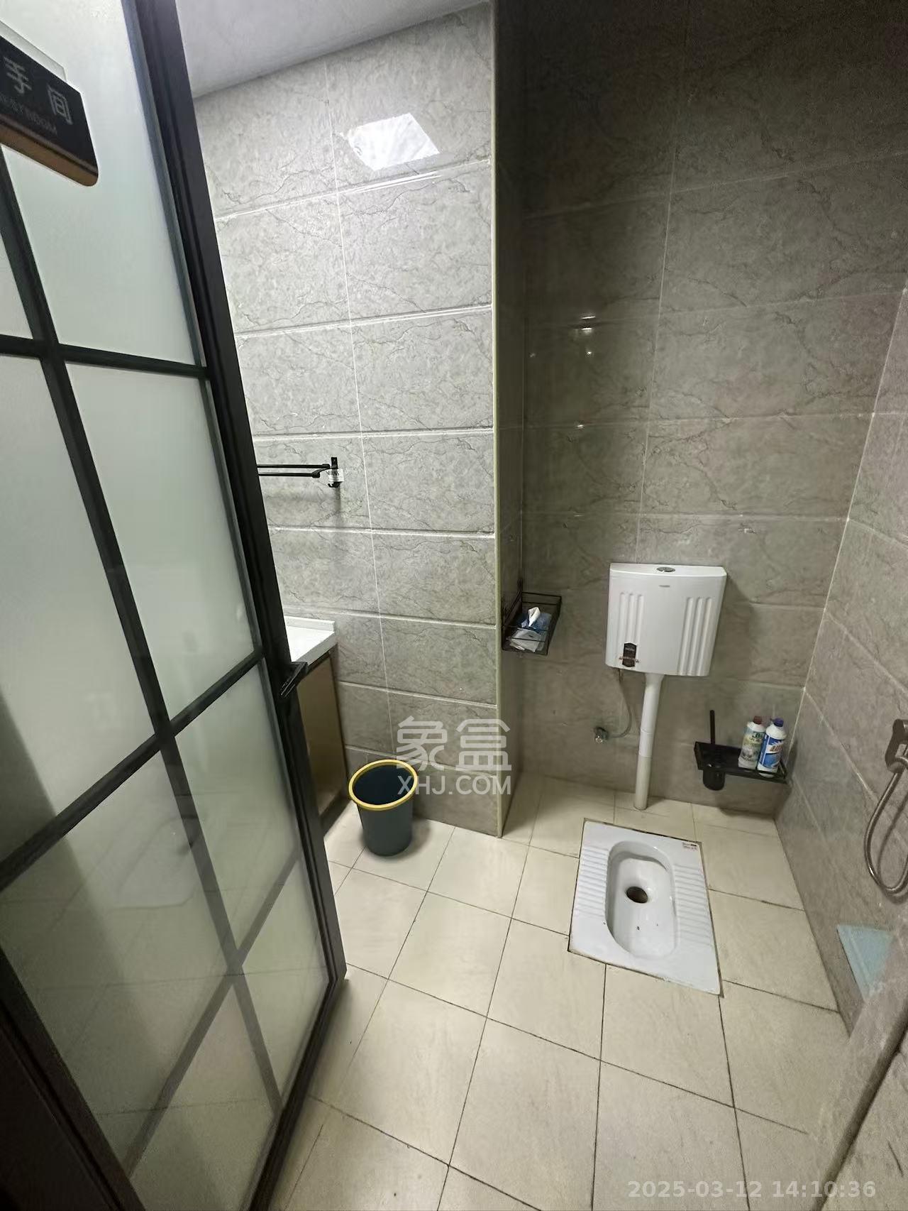 金科时代中心 1室1厅1卫 2000.0元/月 金科时代中心 1室1厅1卫 2000.0元/月室内图