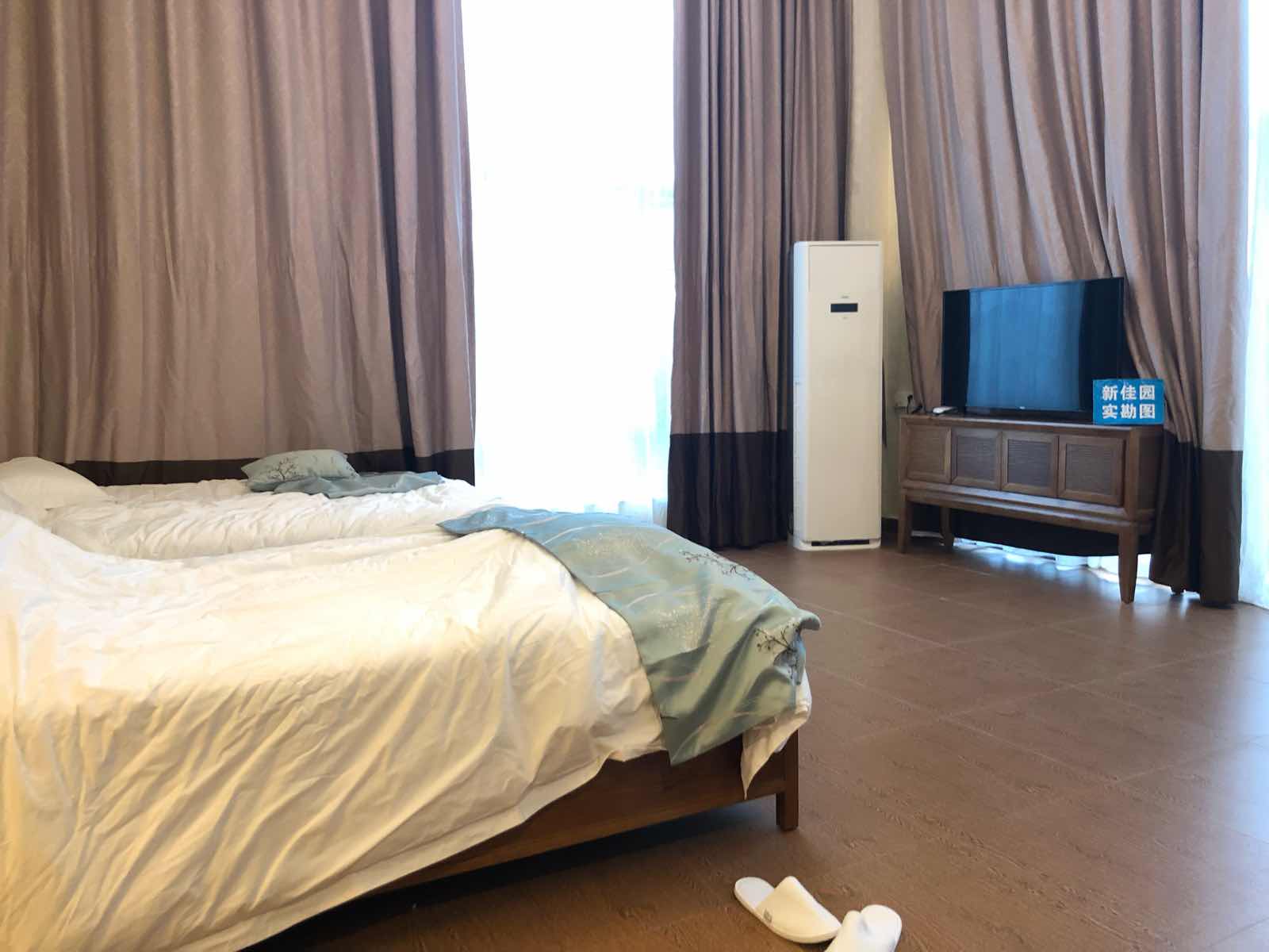 碧桂园  4室2厅4卫   230.00万客厅
