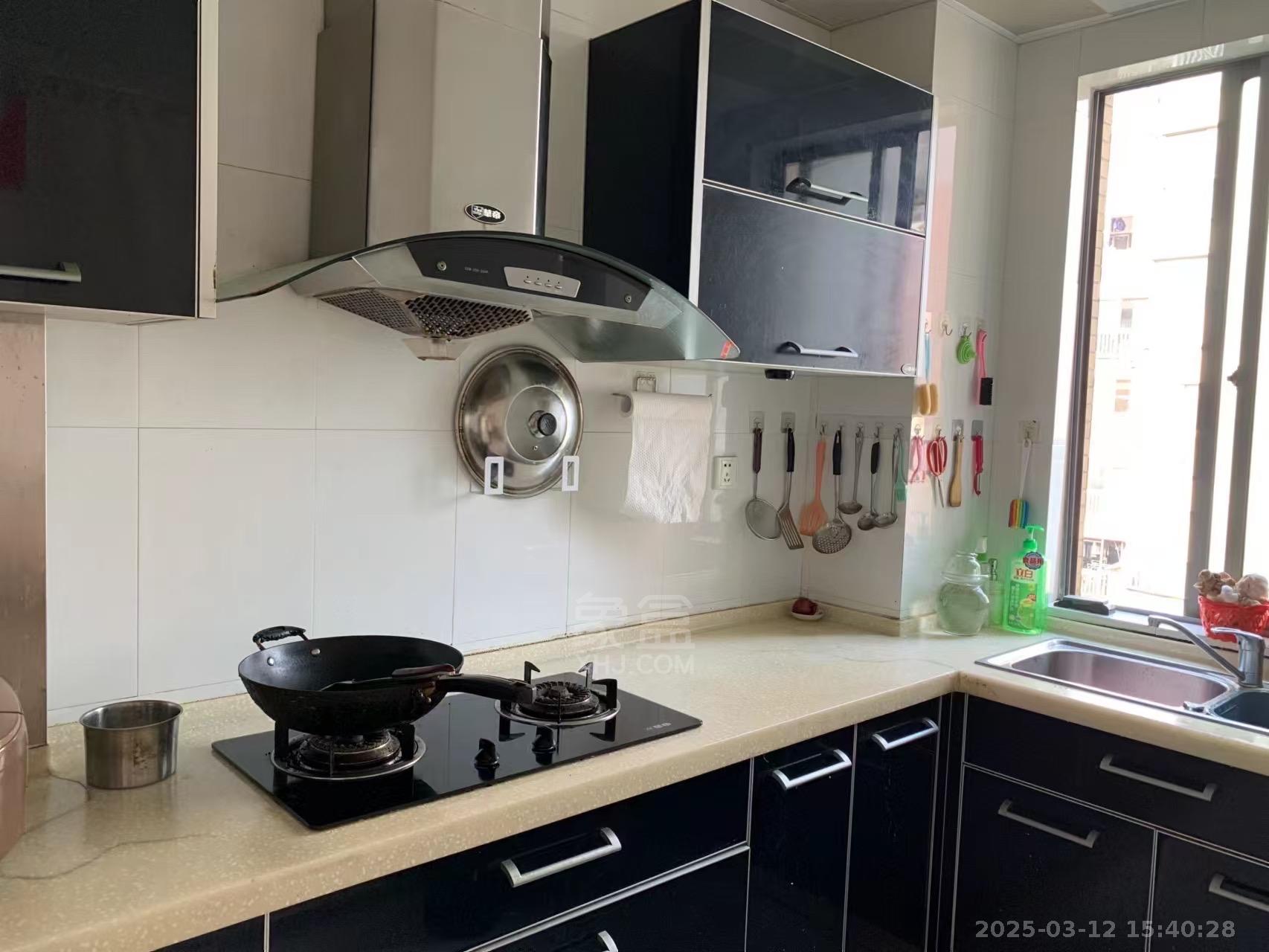 湘银二期世纪花园 3室2厅3卫 2100.0元/月 湘银二期世纪花园 3室2厅3卫 2100.0元/月室内图