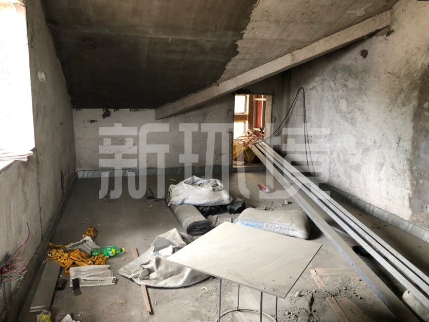 半山丽墅  1室0厅0卫   240.00万客厅
