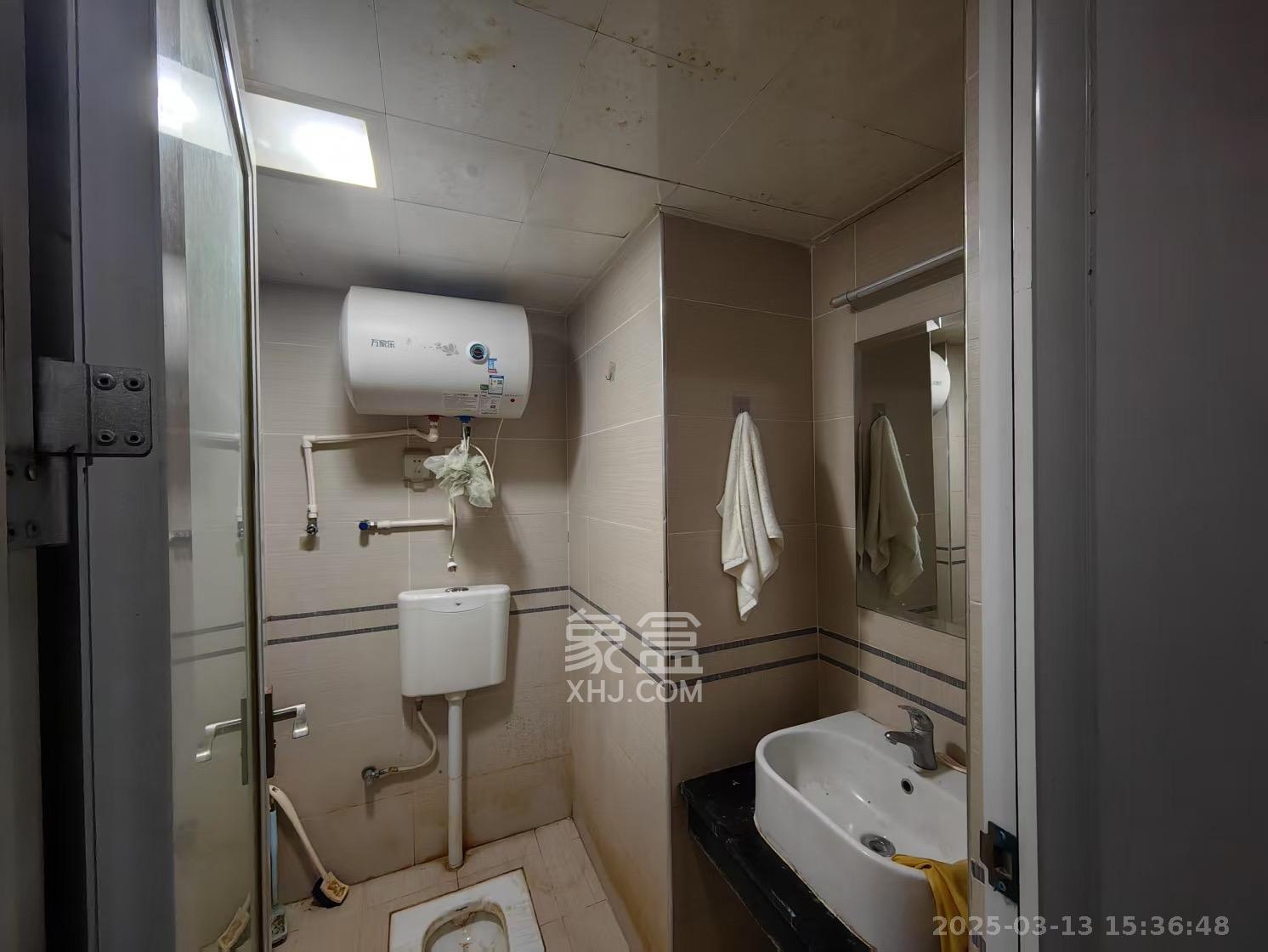 月亮湾草莓街区一、二期  1室1厅1卫   1200.00元/月室内图