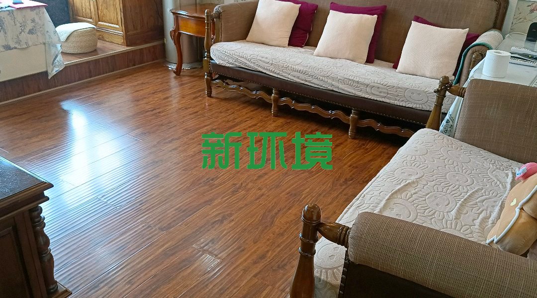广和金华苑  4室2厅2卫   70.00万客厅