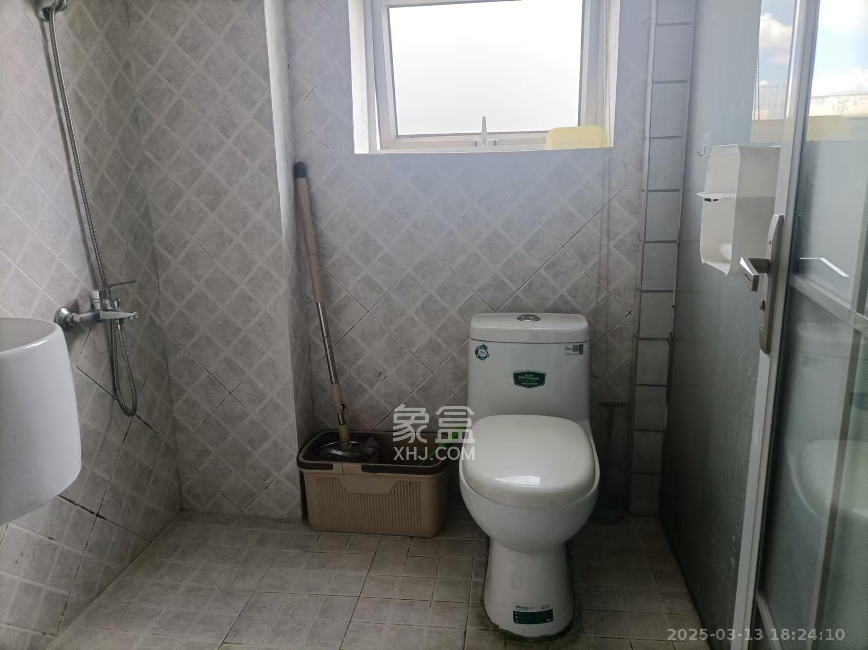 凯通国际城(凯通朝庭) 2室1厅1卫 2400.0元/月 凯通国际城(凯通朝庭) 2室1厅1卫 2400.0元/月室内图