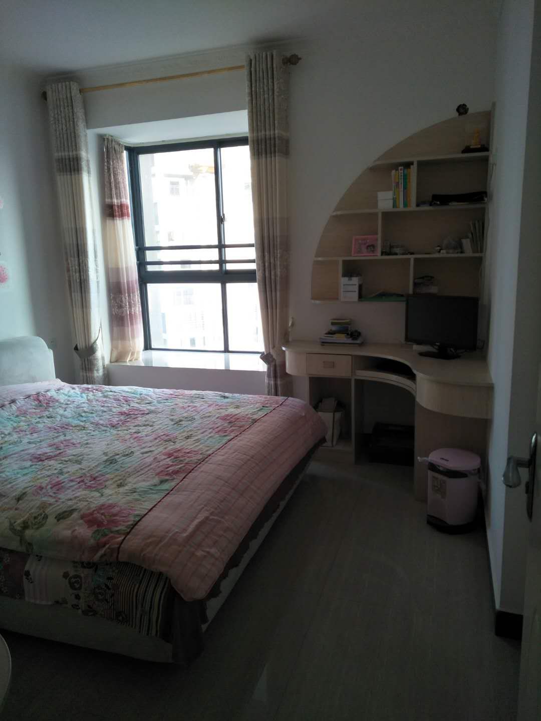 华都国际花园 2室2厅1卫 2000.0元/月 华都国际花园 2室2厅1卫 2000.0元/月室内图