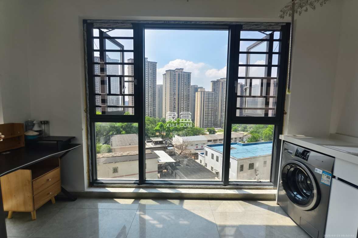 臻园  3室2厅2卫    3500.0元/月 臻园  3室2厅2卫    3500.0元/月室内图