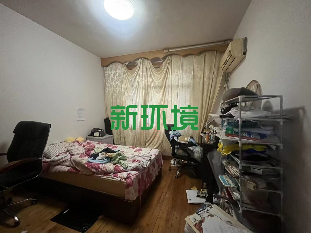 原协力学校宿舍  3室2厅2卫   48.00万客厅