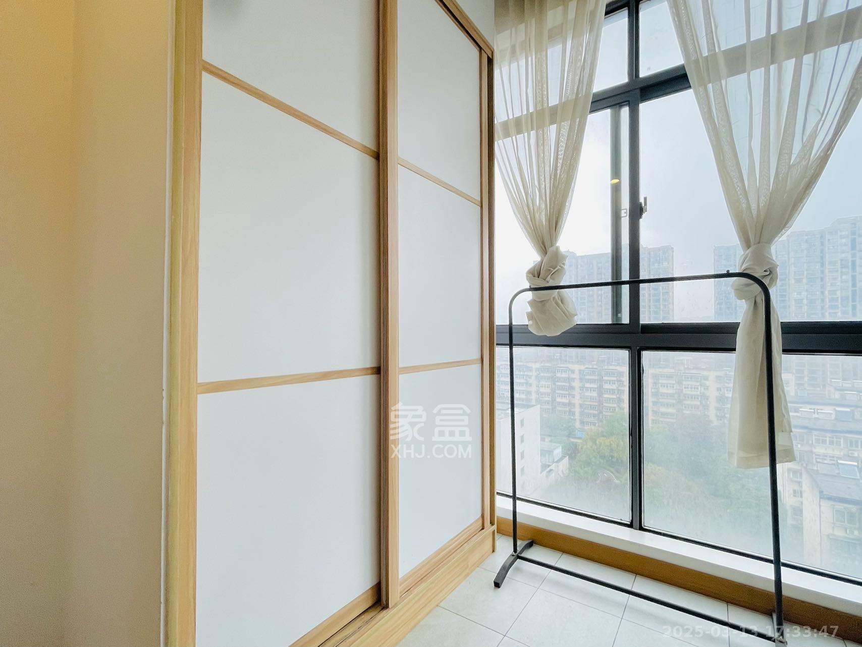 裕天国际商汇中心 1室0厅0卫 1800.0元/月 裕天国际商汇中心 1室0厅0卫 1800.0元/月室内图