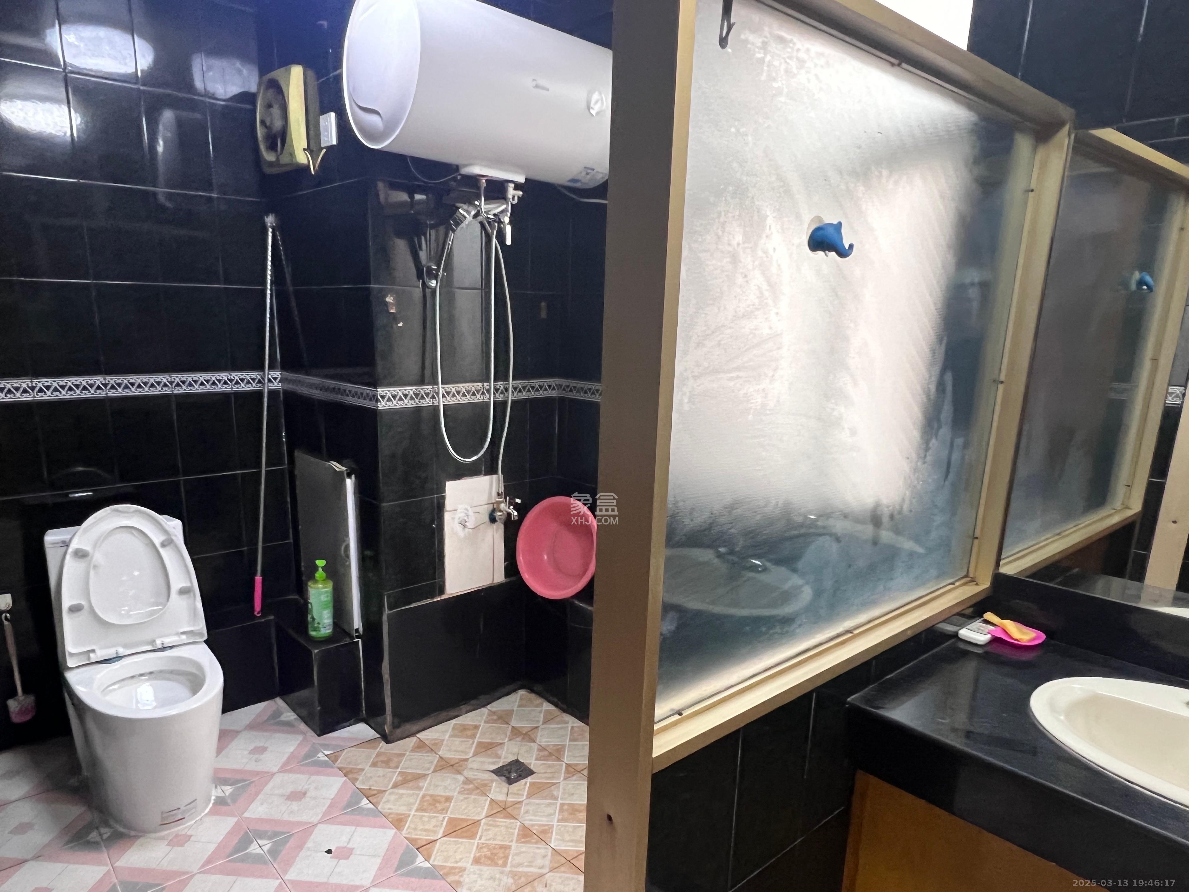 新富城  3室2厅2卫    4500.0元/月 新富城  3室2厅2卫    4500.0元/月室内图