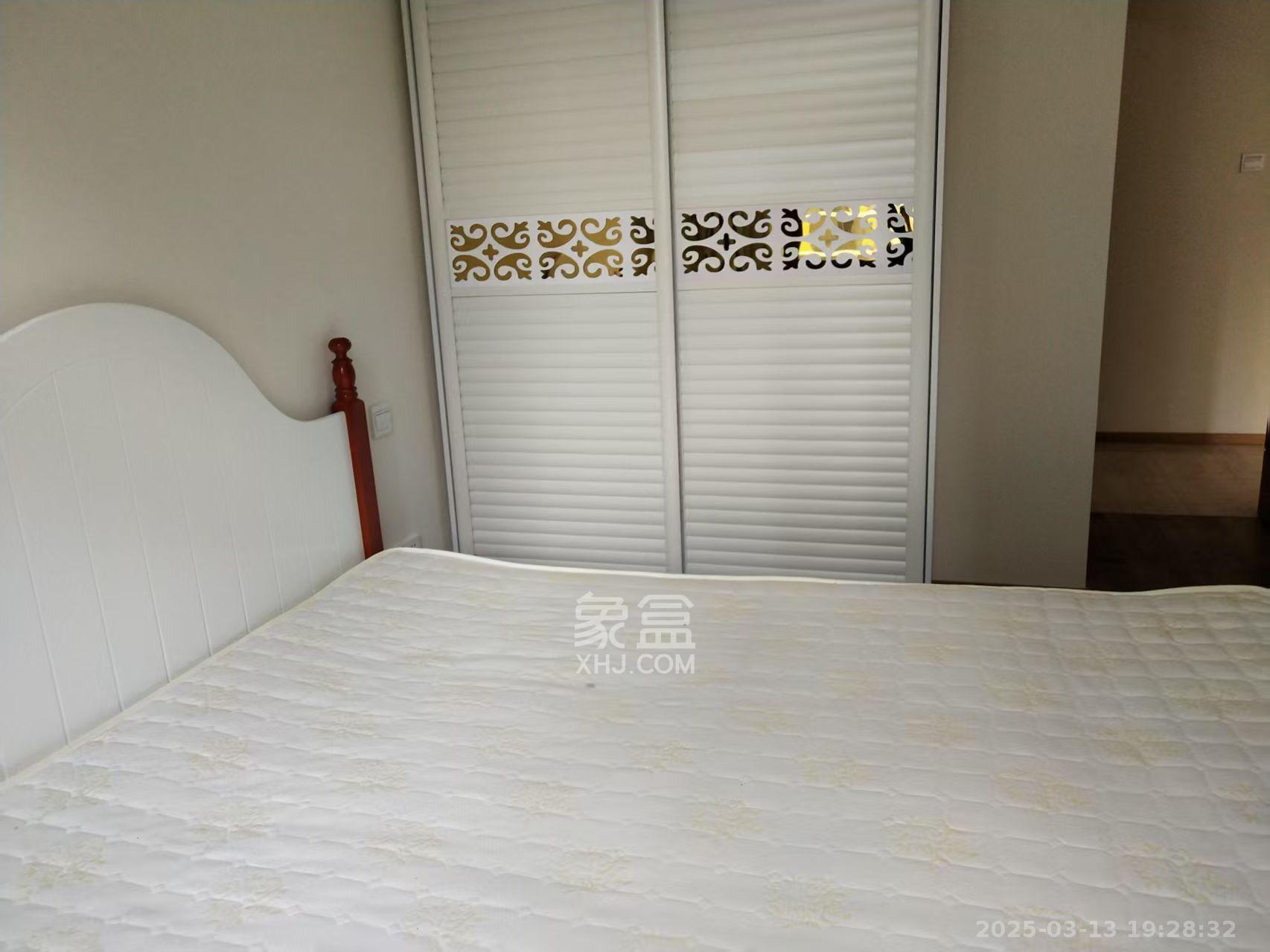 阳光100一期、四五期  2室2厅1卫    1200.0元/月 阳光100一期、四五期  2室2厅1卫    1200.0元/月室内图