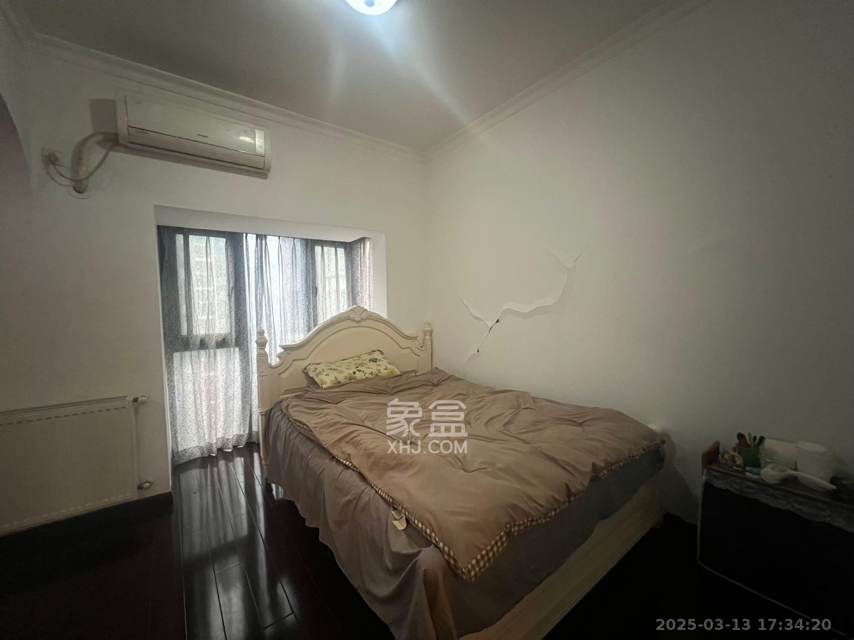 藏珑湖上国际花园 4室2厅2卫 6500.0元/月 藏珑湖上国际花园 4室2厅2卫 6500.0元/月室内图