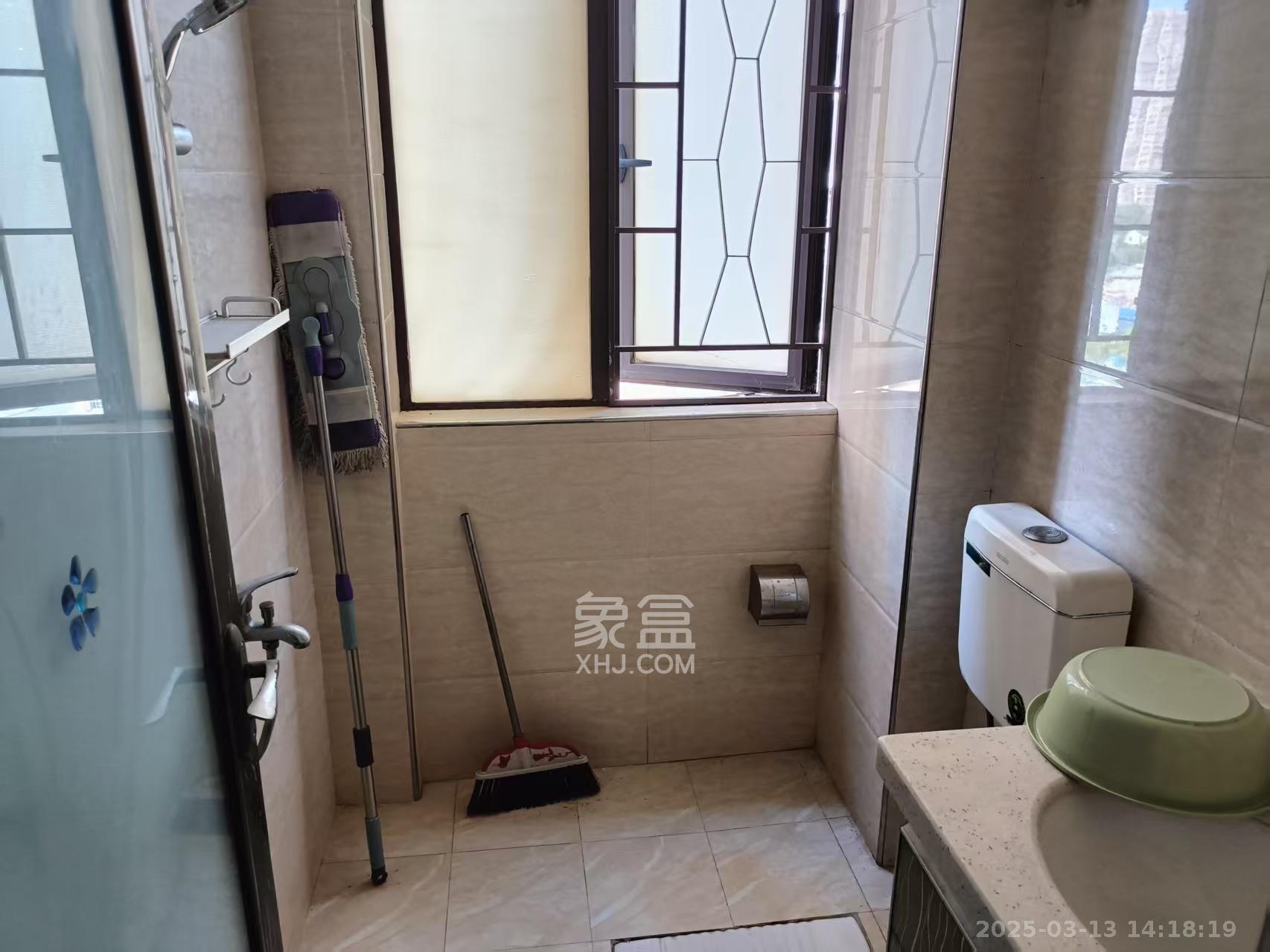 水岸世景 2室2厅1卫 1600.0元/月 水岸世景 2室2厅1卫 1600.0元/月室内图