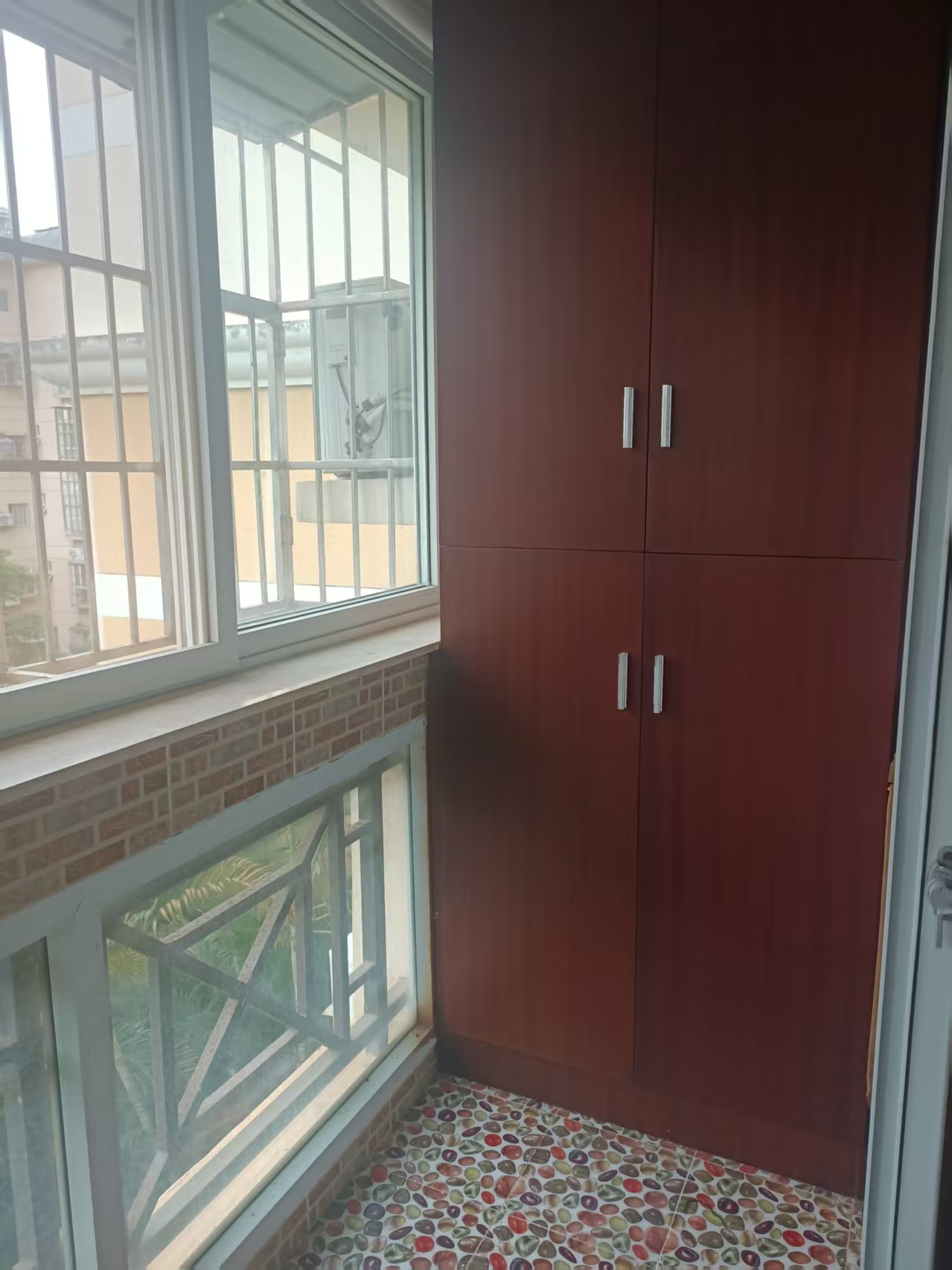 水岸兰亭 2室1厅1卫 70.0万 水岸兰亭 2室1厅1卫 70.0万客厅