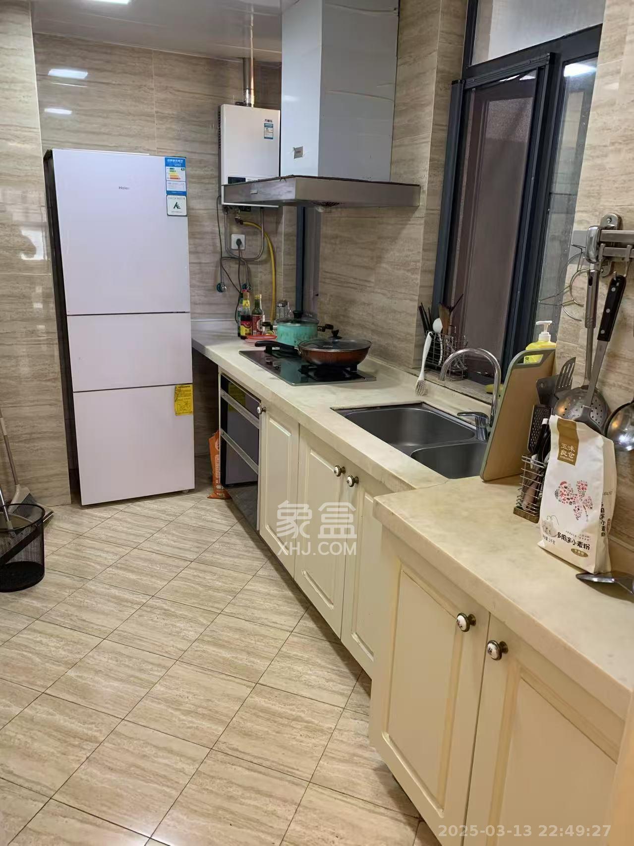 双湾国际（湘江御景花园）  2室2厅1卫   1900.00元/月室内图