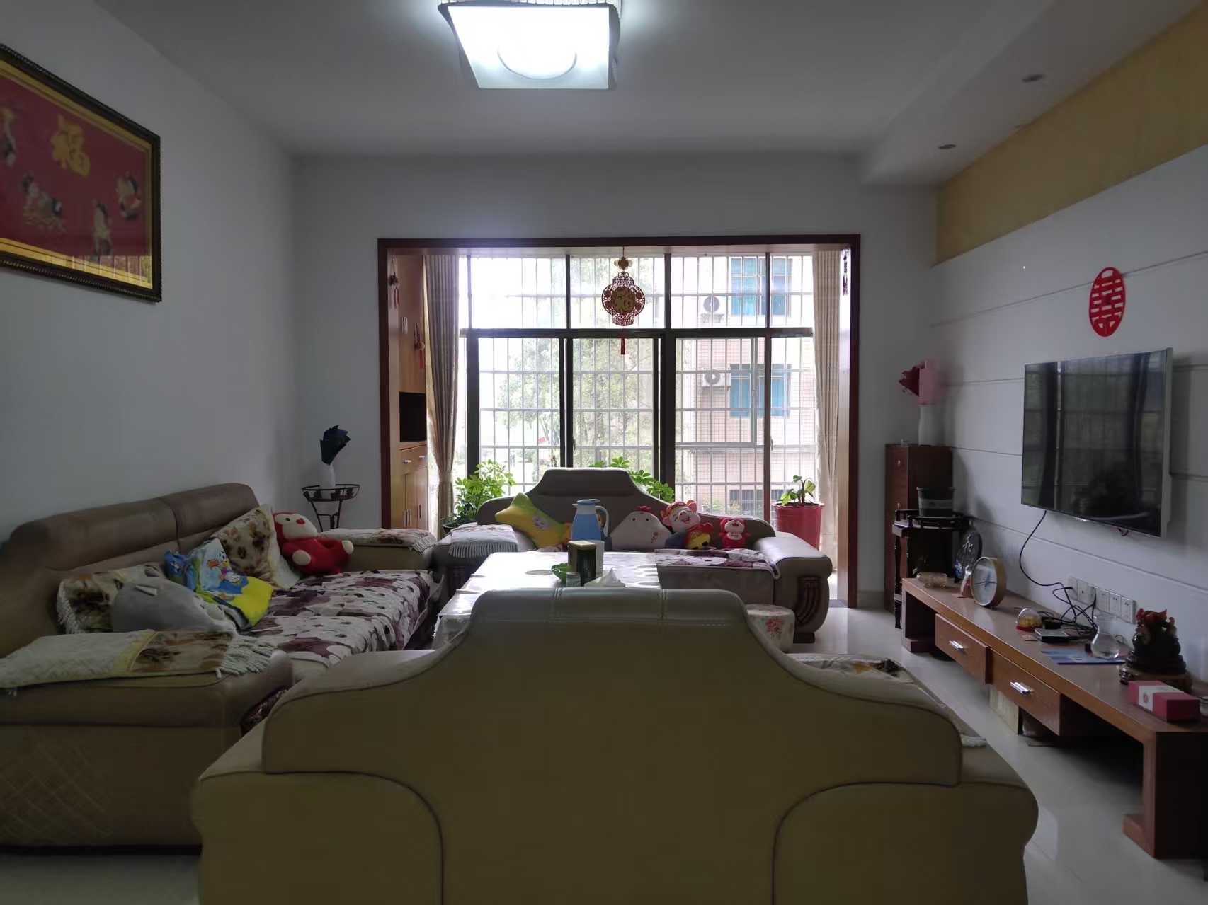 武警星苑 4室0厅0卫 66.0万 武警星苑 4室0厅0卫 66.0万客厅