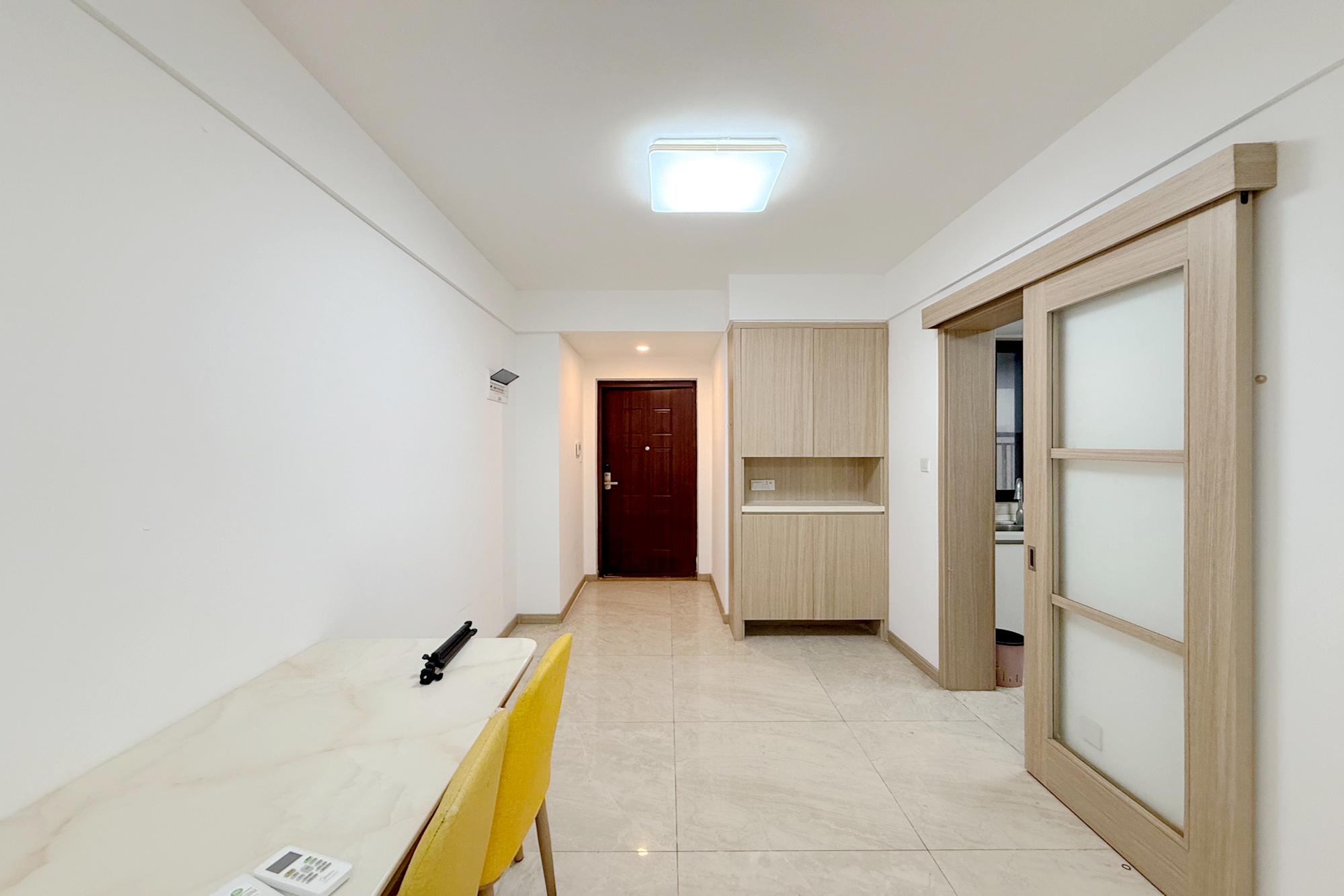 新城国际花都  3室2厅2卫    70.8万客厅