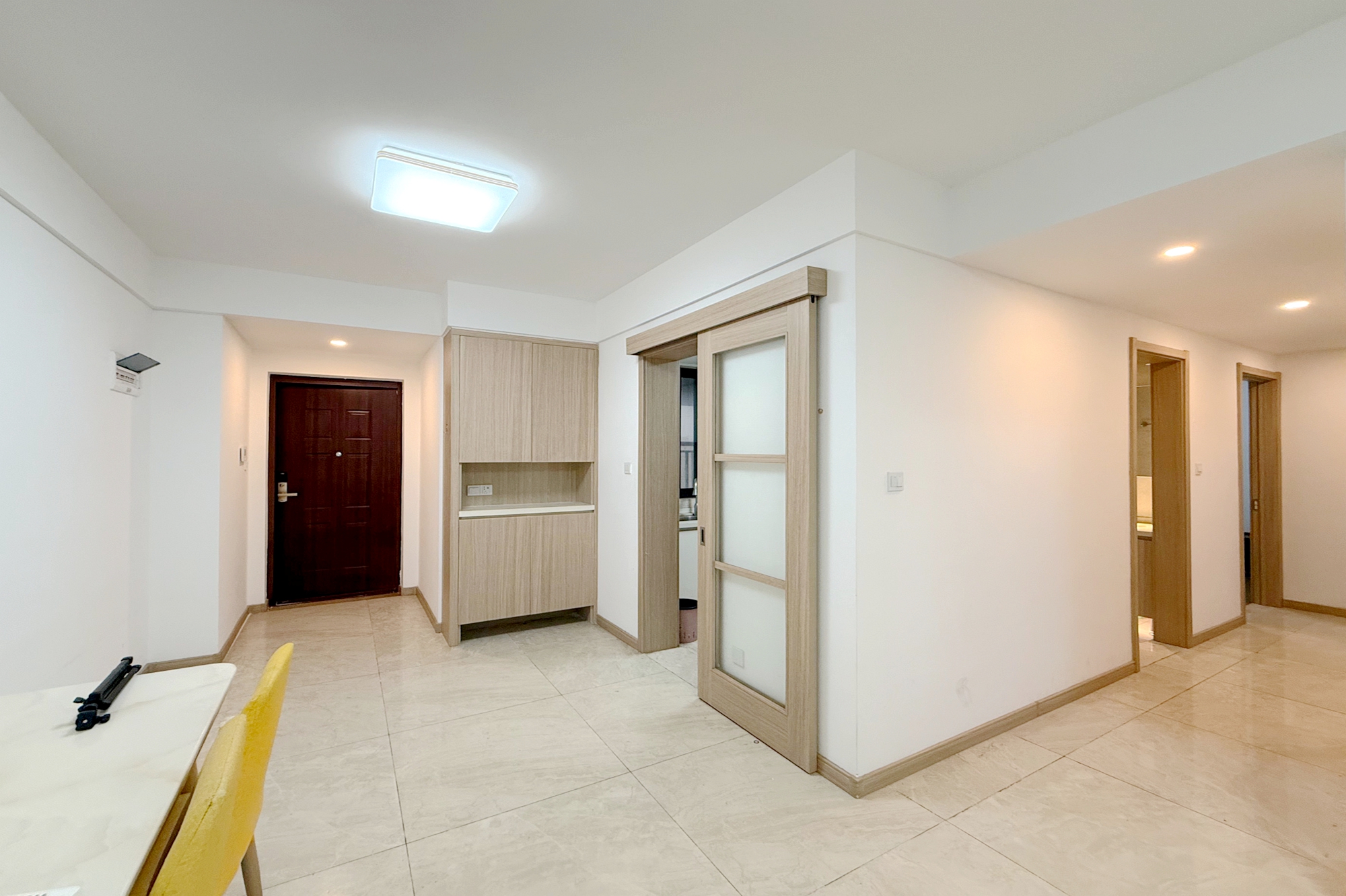 新城国际花都  3室2厅2卫    70.8万客厅