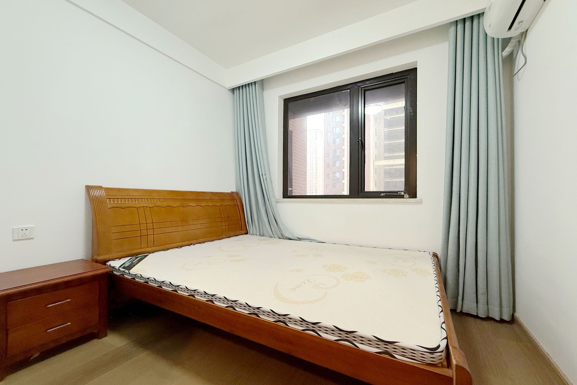 新城国际花都  3室2厅2卫    70.8万卧室