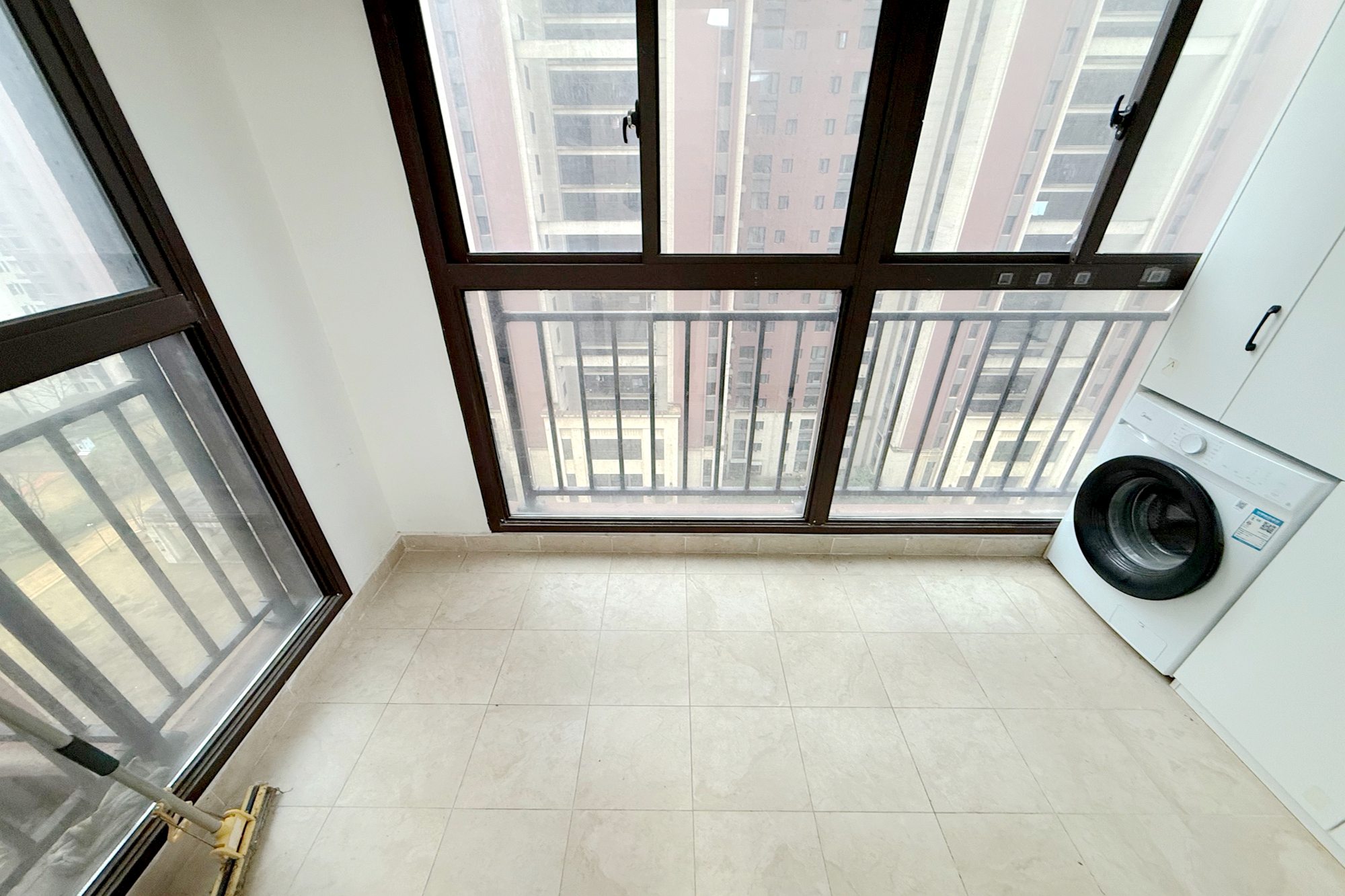 新城国际花都 3室2厅2卫 70.8万 新城国际花都 3室2厅2卫 70.8万阳台