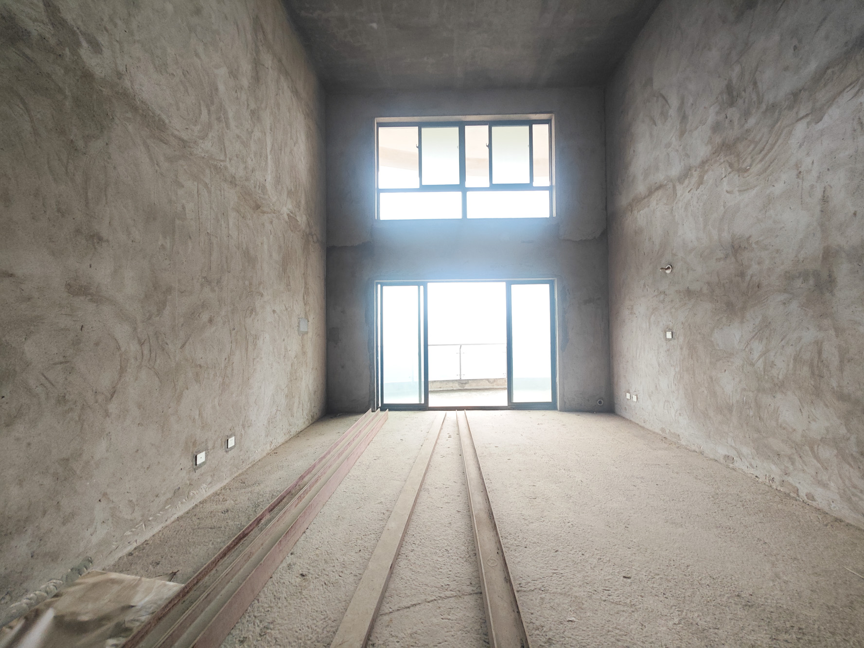 鑫源公寓  5室2厅3卫    340.0万 鑫源公寓  5室2厅3卫    340.0万