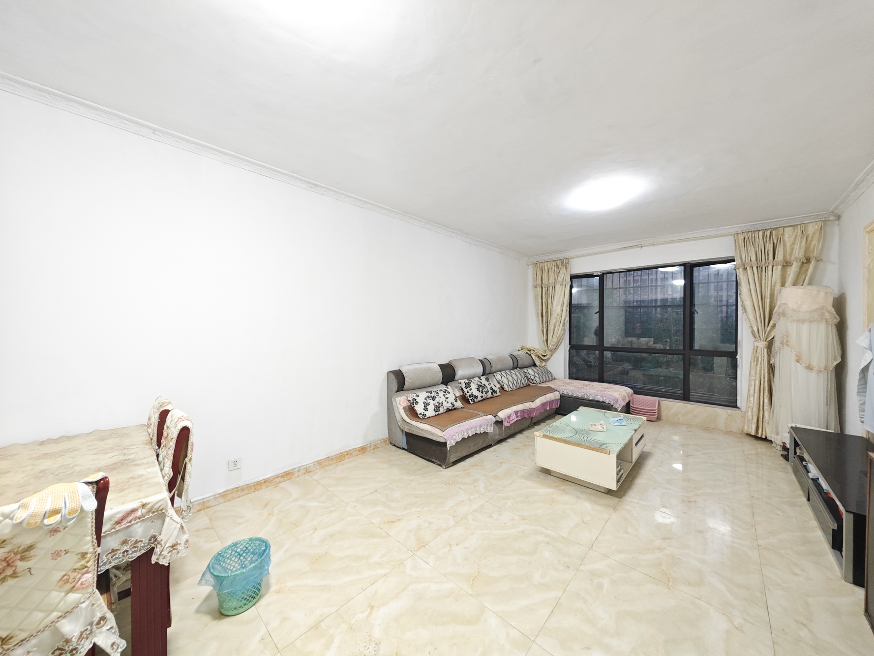 康斯丹郡(融程领秀佳园) 3室2厅1卫 78.0万 康斯丹郡(融程领秀佳园) 3室2厅1卫 78.0万客厅