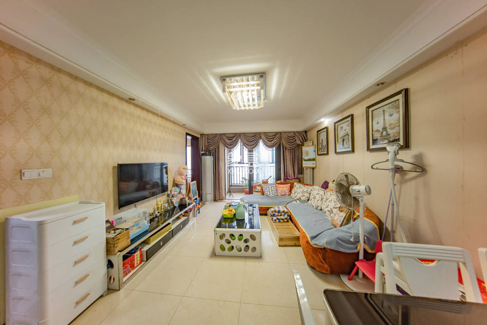 中海国际一期  3室2厅2卫    68.0万