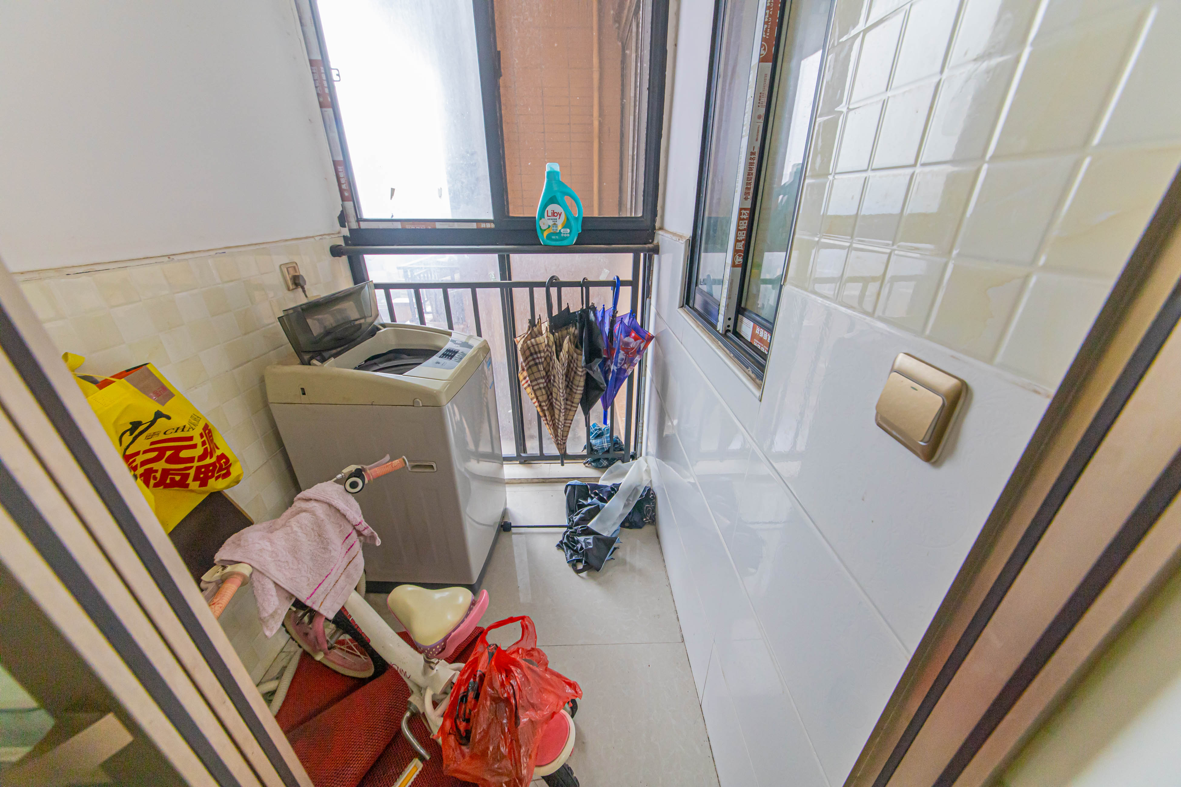 中信凯旋城(中信新城四期) 3室2厅1卫 63.8万 中信凯旋城(中信新城四期) 3室2厅1卫 63.8万厨房