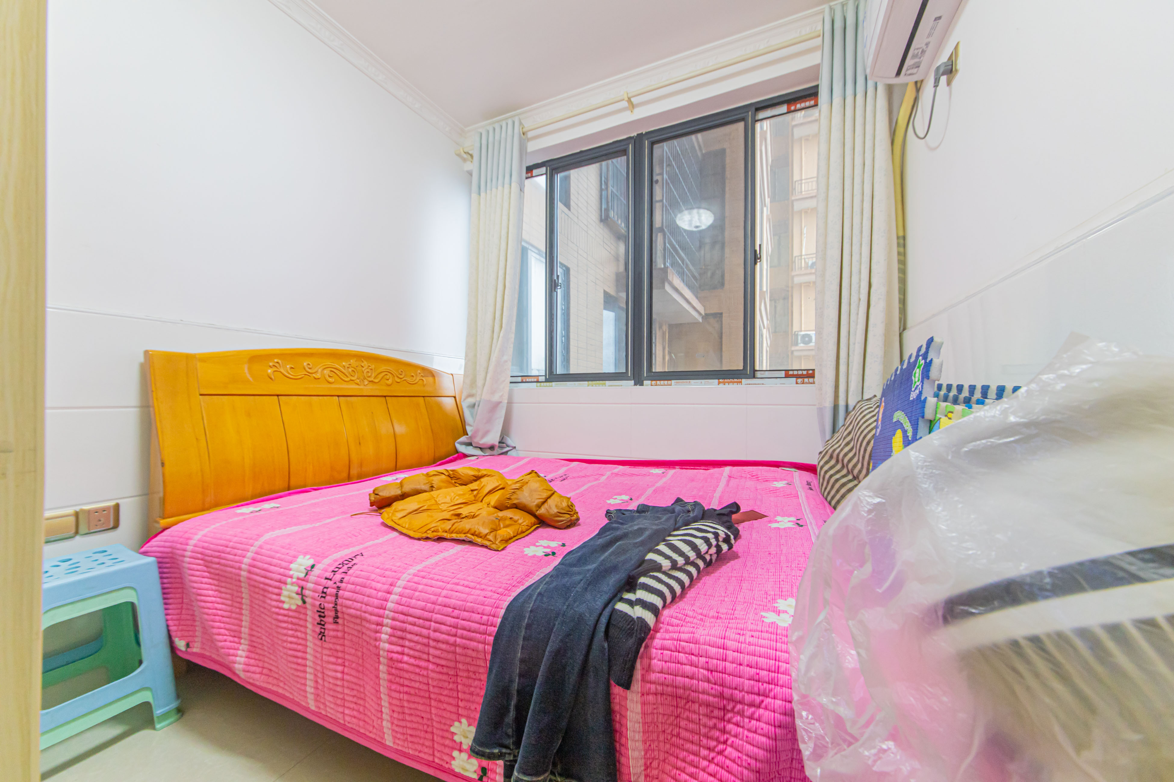 中信凯旋城(中信新城四期) 3室2厅1卫 63.8万 中信凯旋城(中信新城四期) 3室2厅1卫 63.8万卧室