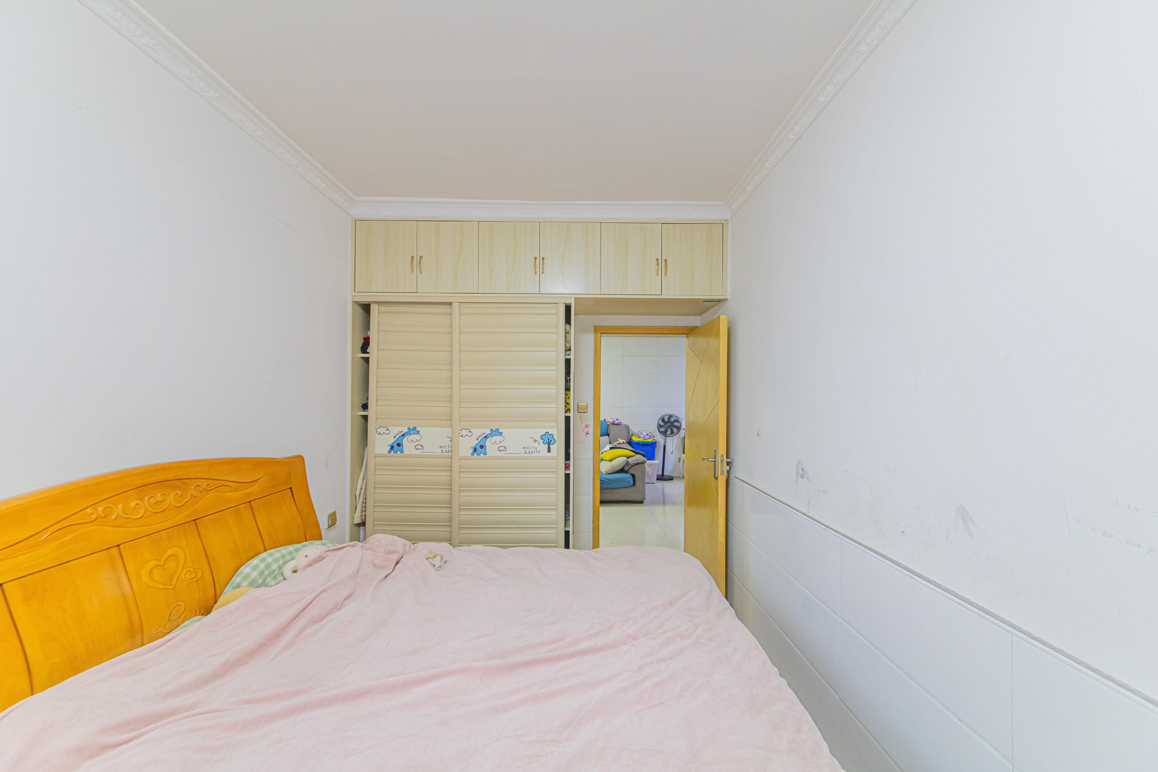 中信凯旋城(中信新城四期) 3室2厅1卫 63.8万 中信凯旋城(中信新城四期) 3室2厅1卫 63.8万卧室