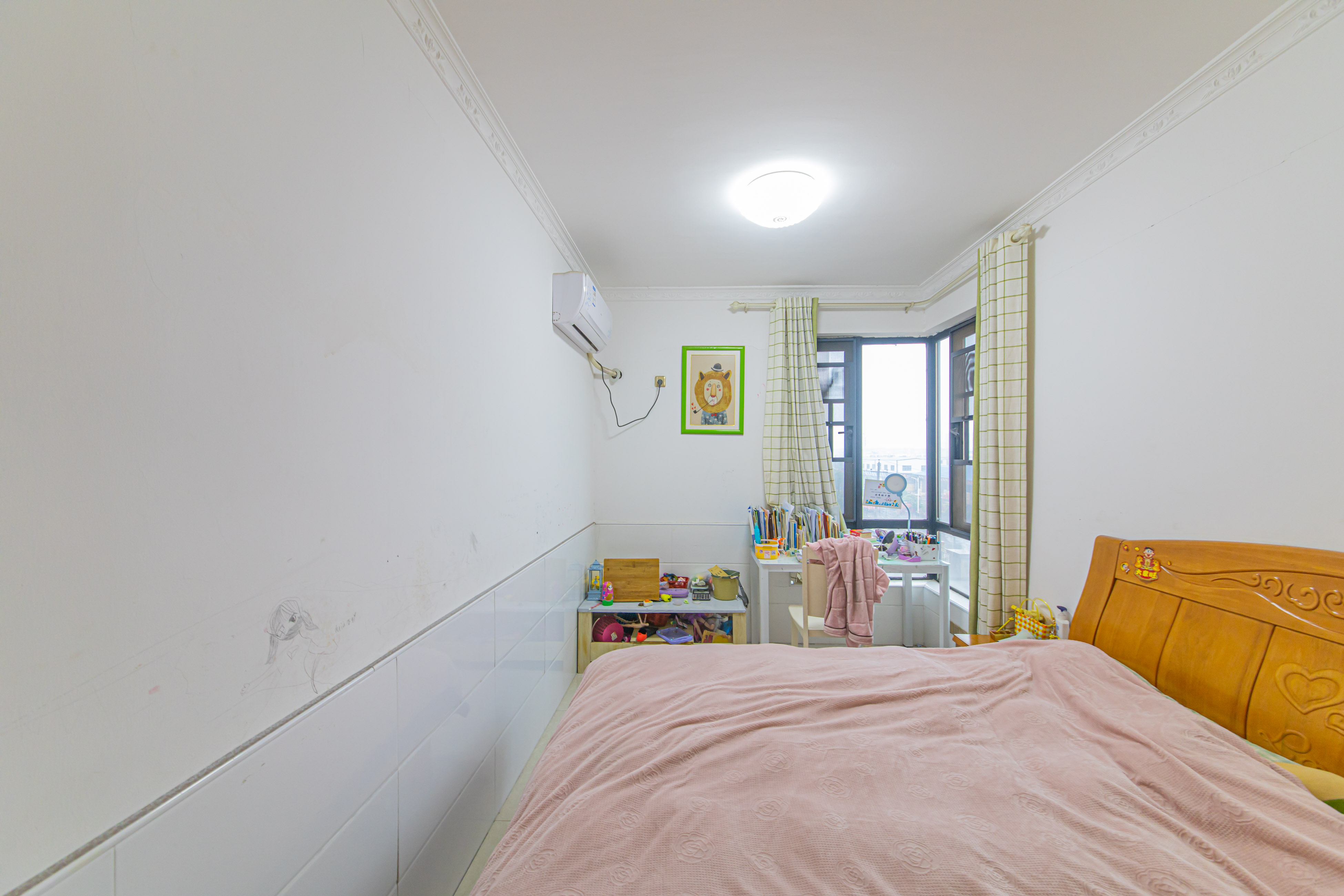 中信凯旋城(中信新城四期) 3室2厅1卫 63.8万 中信凯旋城(中信新城四期) 3室2厅1卫 63.8万卧室