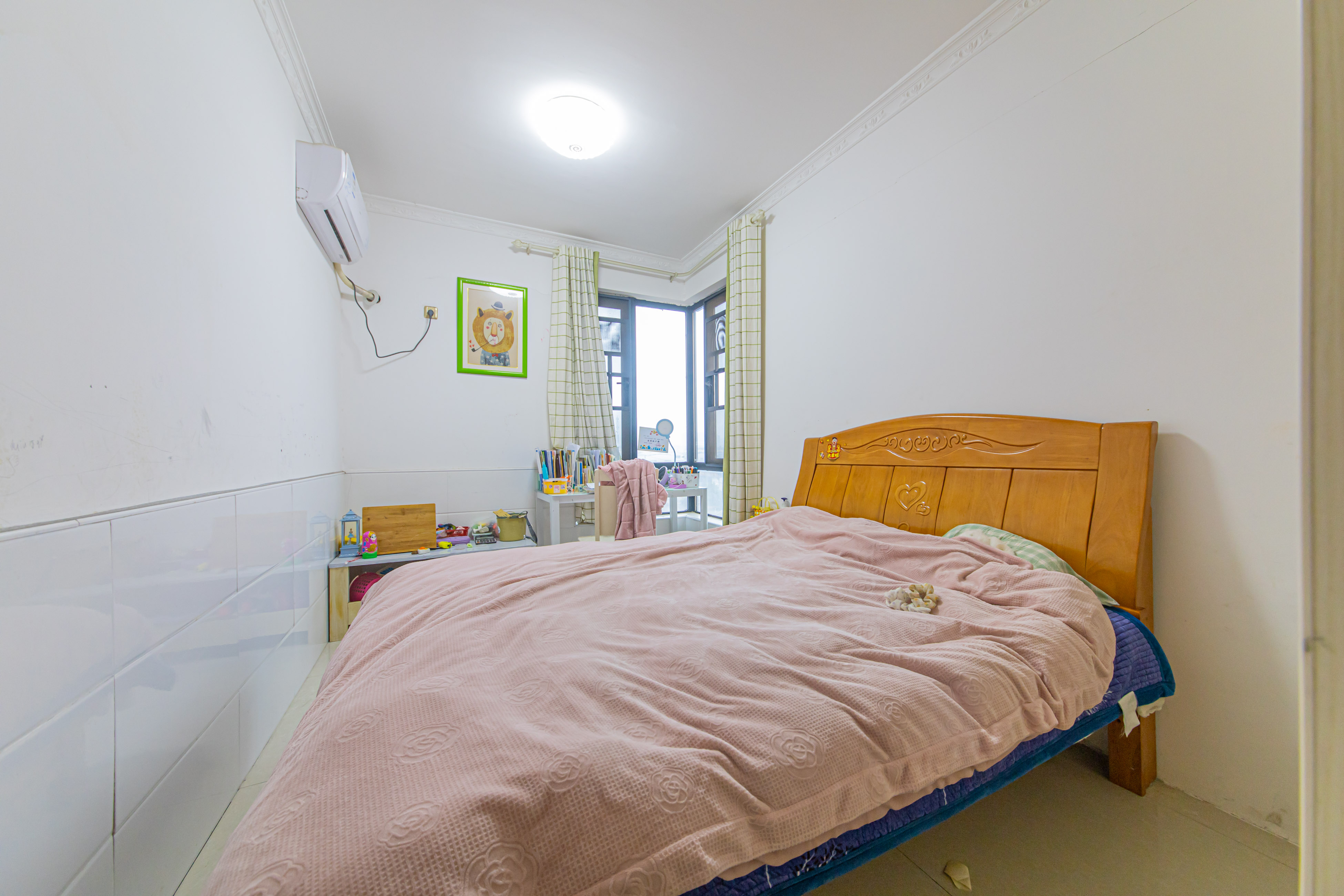 中信凯旋城(中信新城四期) 3室2厅1卫 63.8万 中信凯旋城(中信新城四期) 3室2厅1卫 63.8万卧室