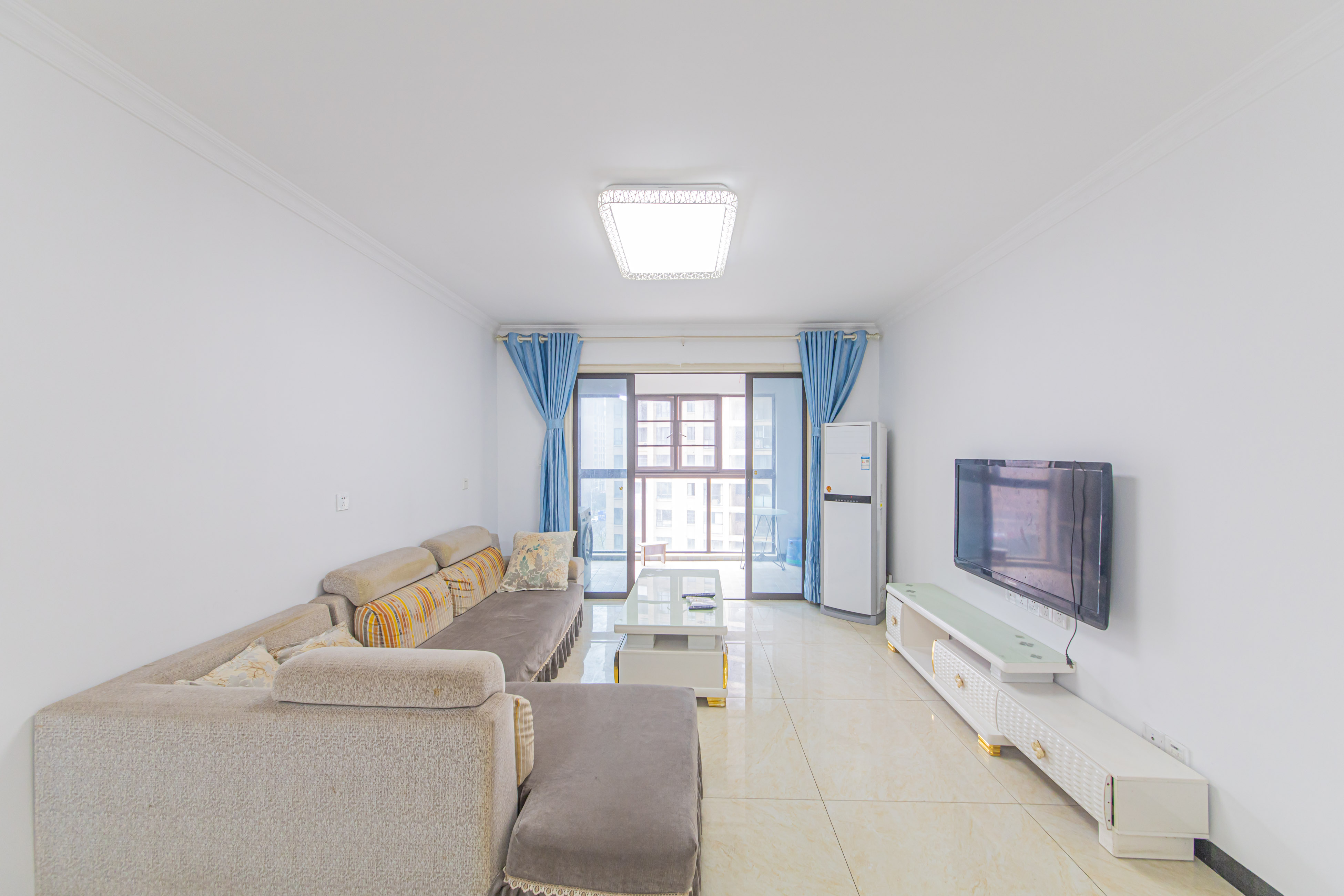 鑫远悦城(鑫远悦时代)  3室2厅1卫    88.0万 鑫远悦城(鑫远悦时代)  3室2厅1卫    88.0万客厅