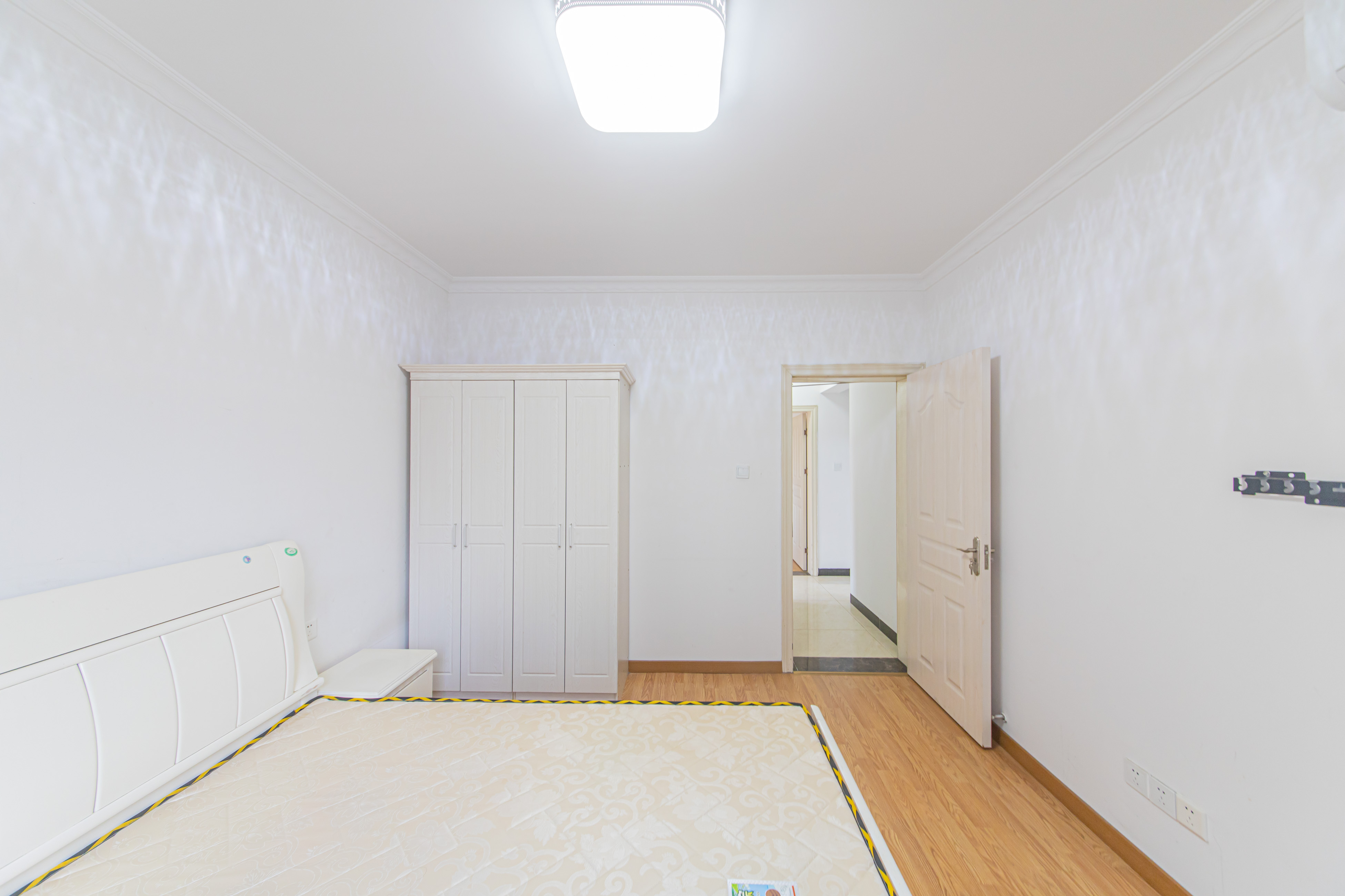 鑫远悦城(鑫远悦时代)  3室2厅1卫    88.0万 鑫远悦城(鑫远悦时代)  3室2厅1卫    88.0万卧室