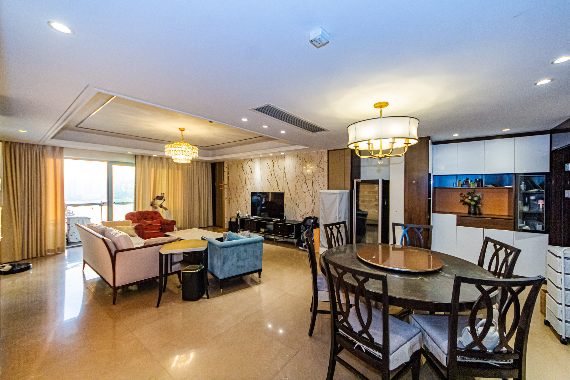 北辰定江洋 3室2厅2卫 350.0万 北辰定江洋 3室2厅2卫 350.0万客厅