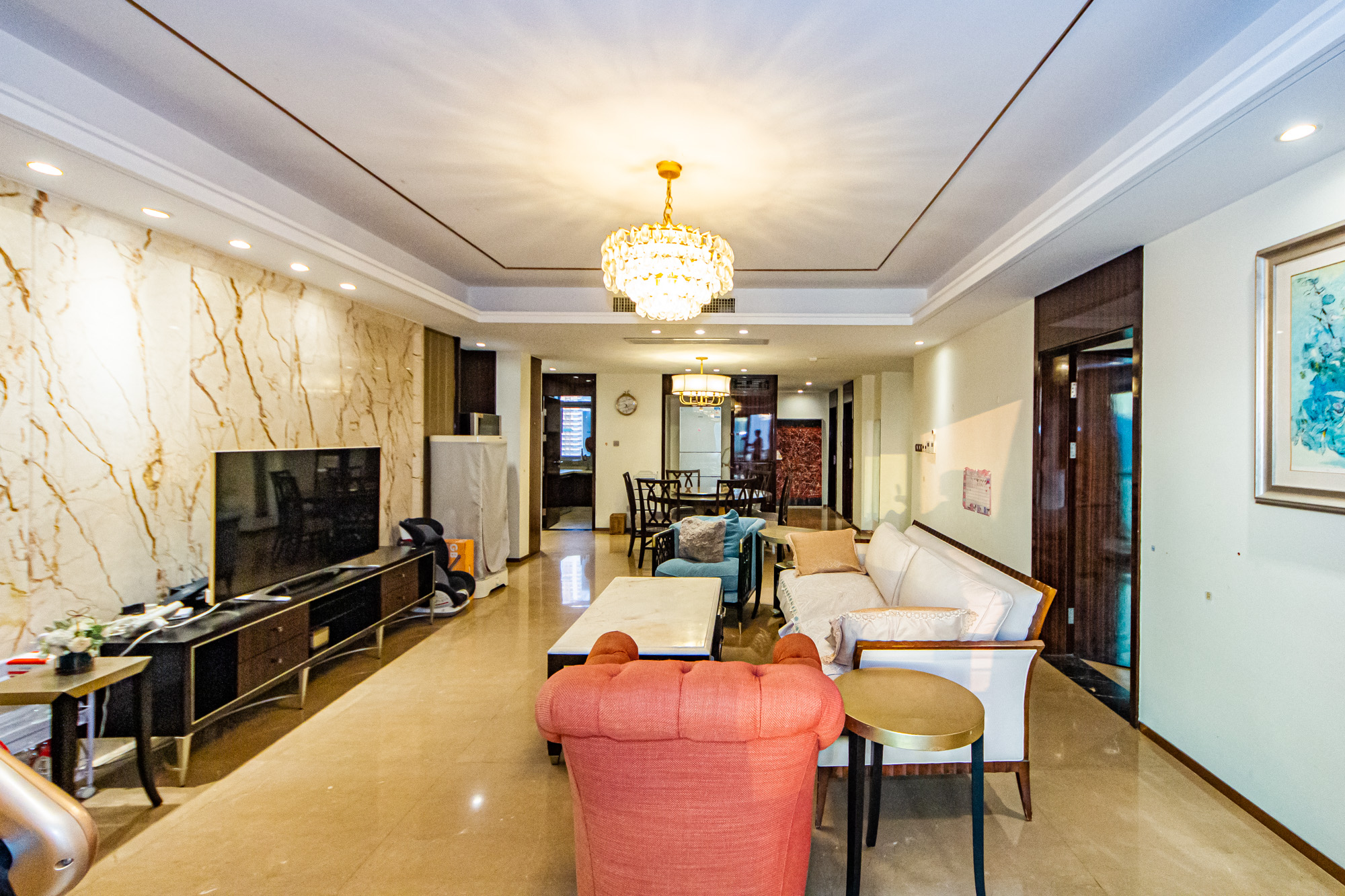 北辰定江洋  3室2厅2卫    350.0万客厅