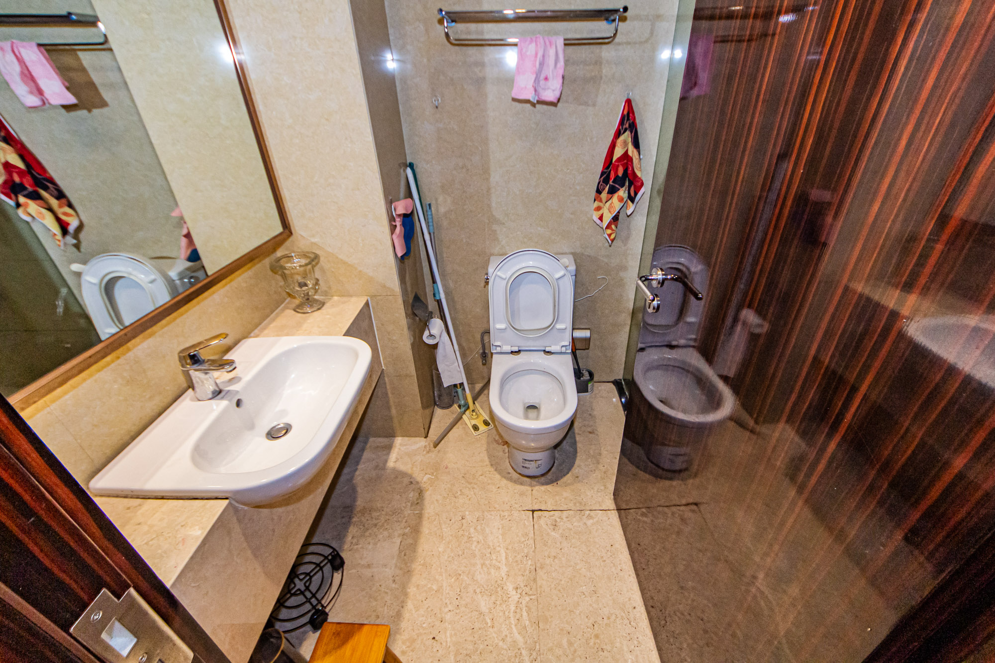 北辰定江洋 3室2厅2卫 350.0万 北辰定江洋 3室2厅2卫 350.0万卫生间